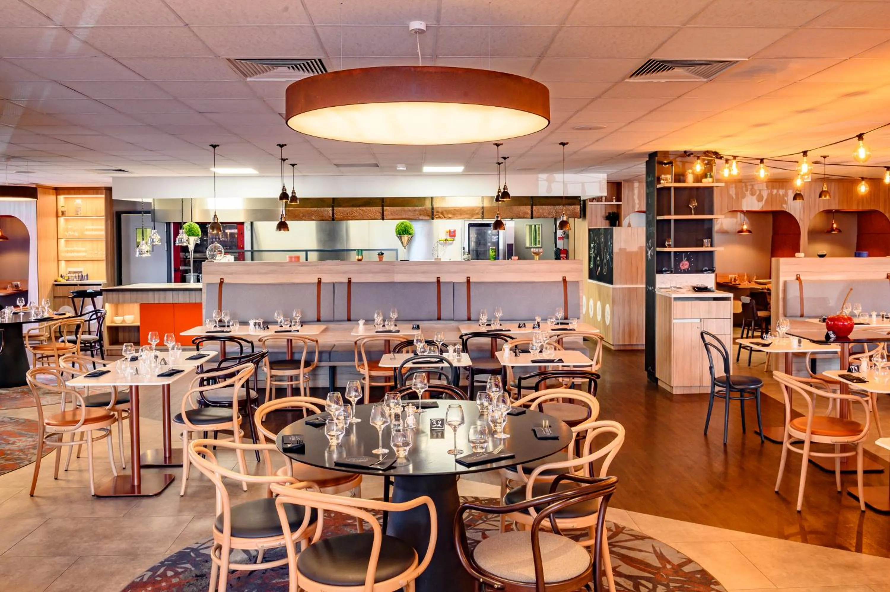 Restaurant/places to eat in Hôtel Mercure Lille Aéroport