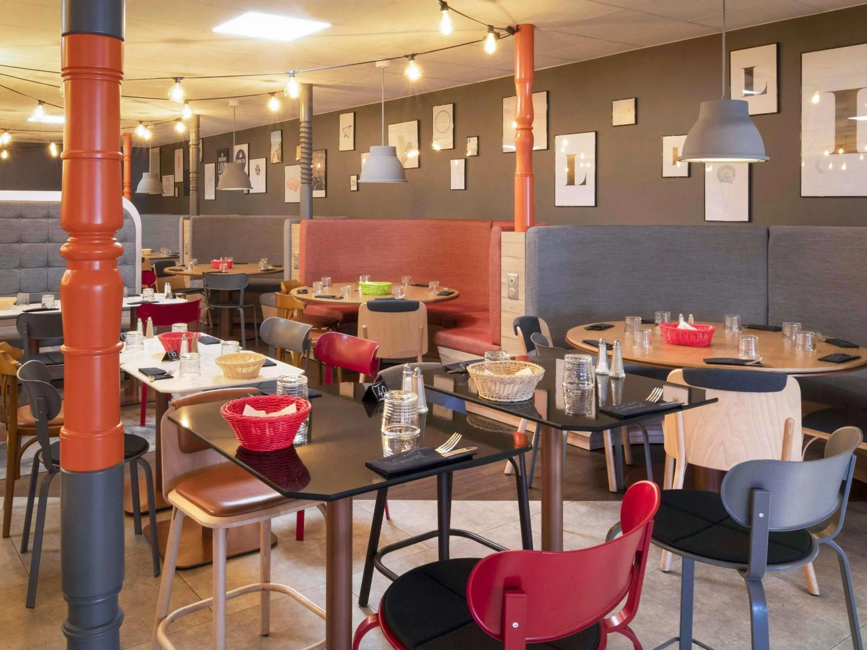 Restaurant/places to eat in Hôtel Mercure Lille Aéroport