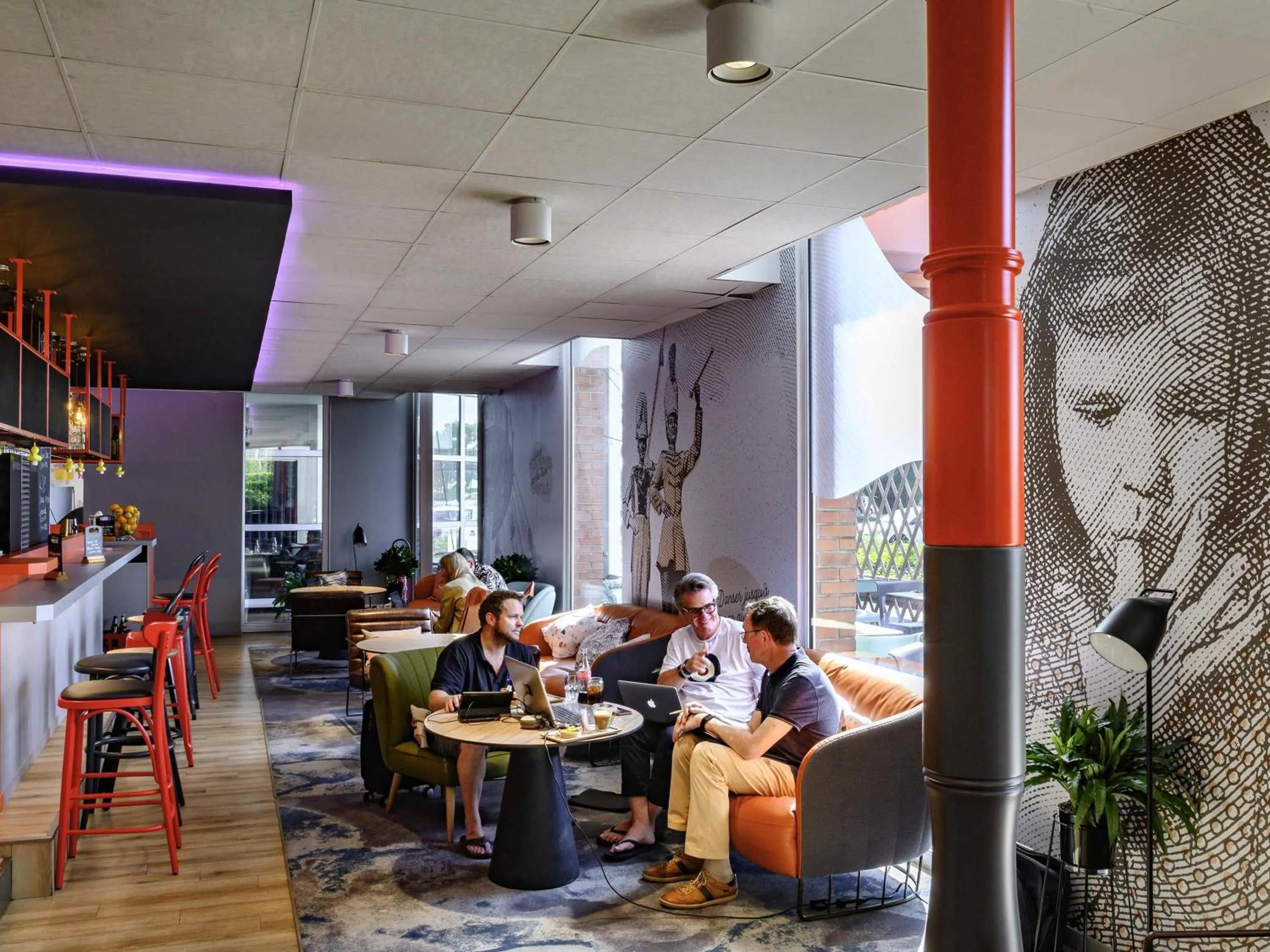 Lounge or bar in Hôtel Mercure Lille Aéroport