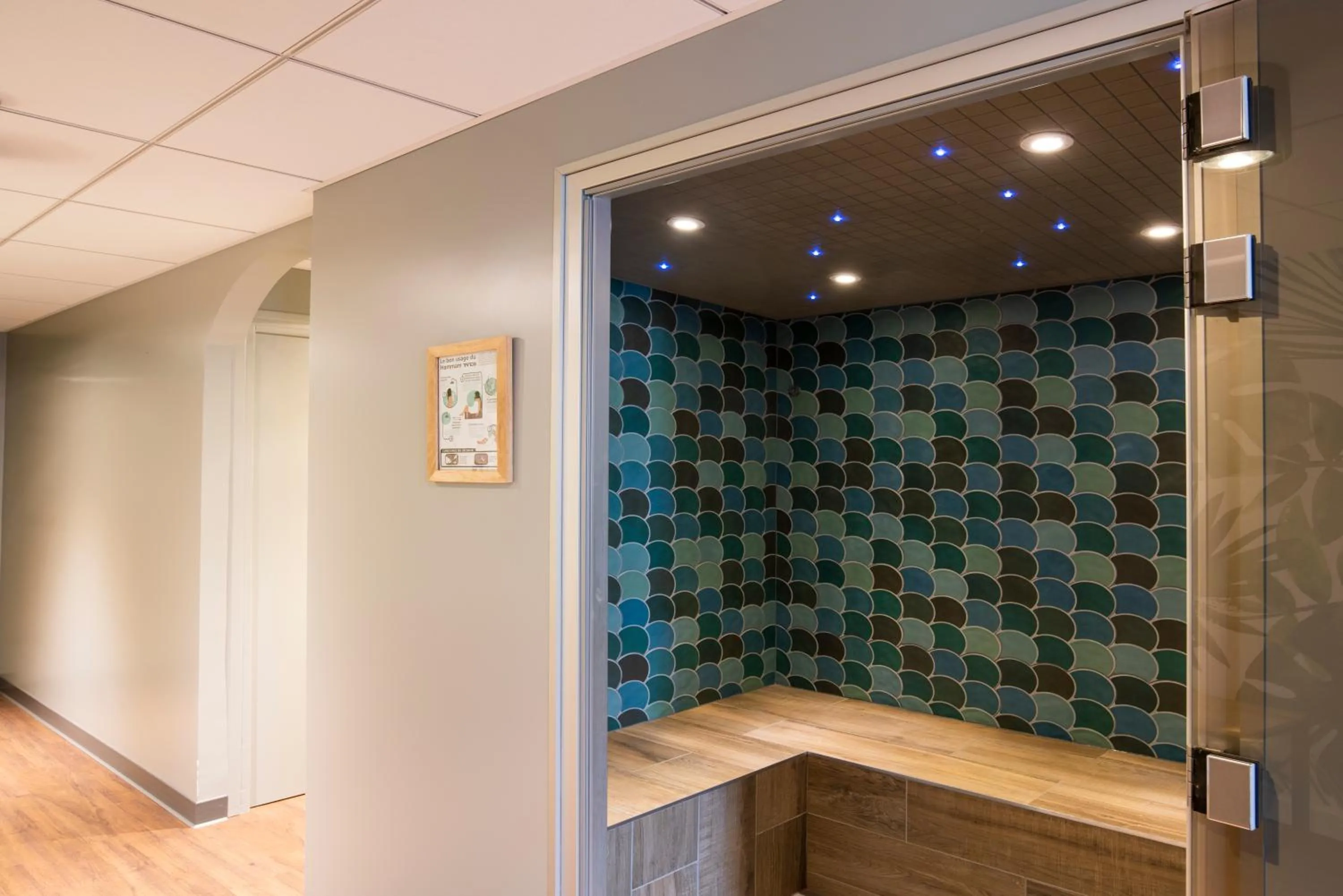 Steam room in Hôtel Mercure Lille Aéroport