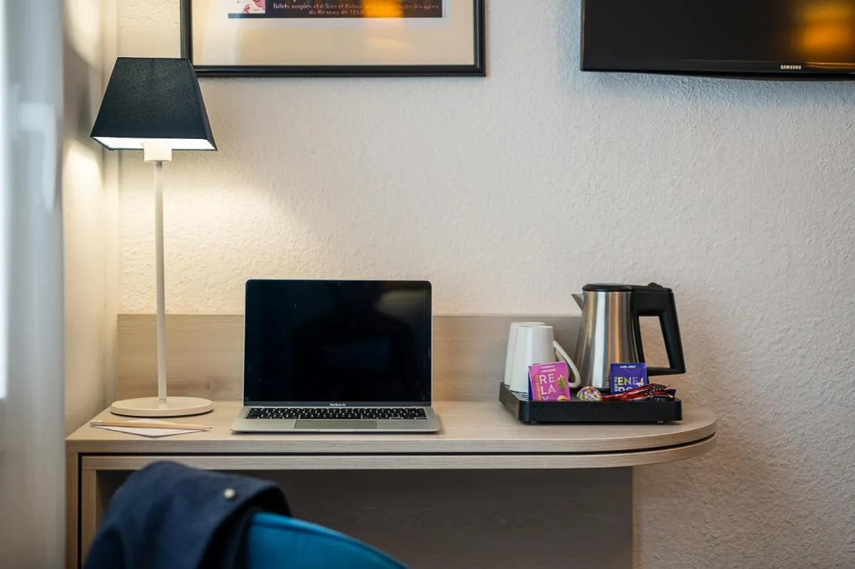 Coffee/tea facilities in Best Western Hôtel Royan Océan