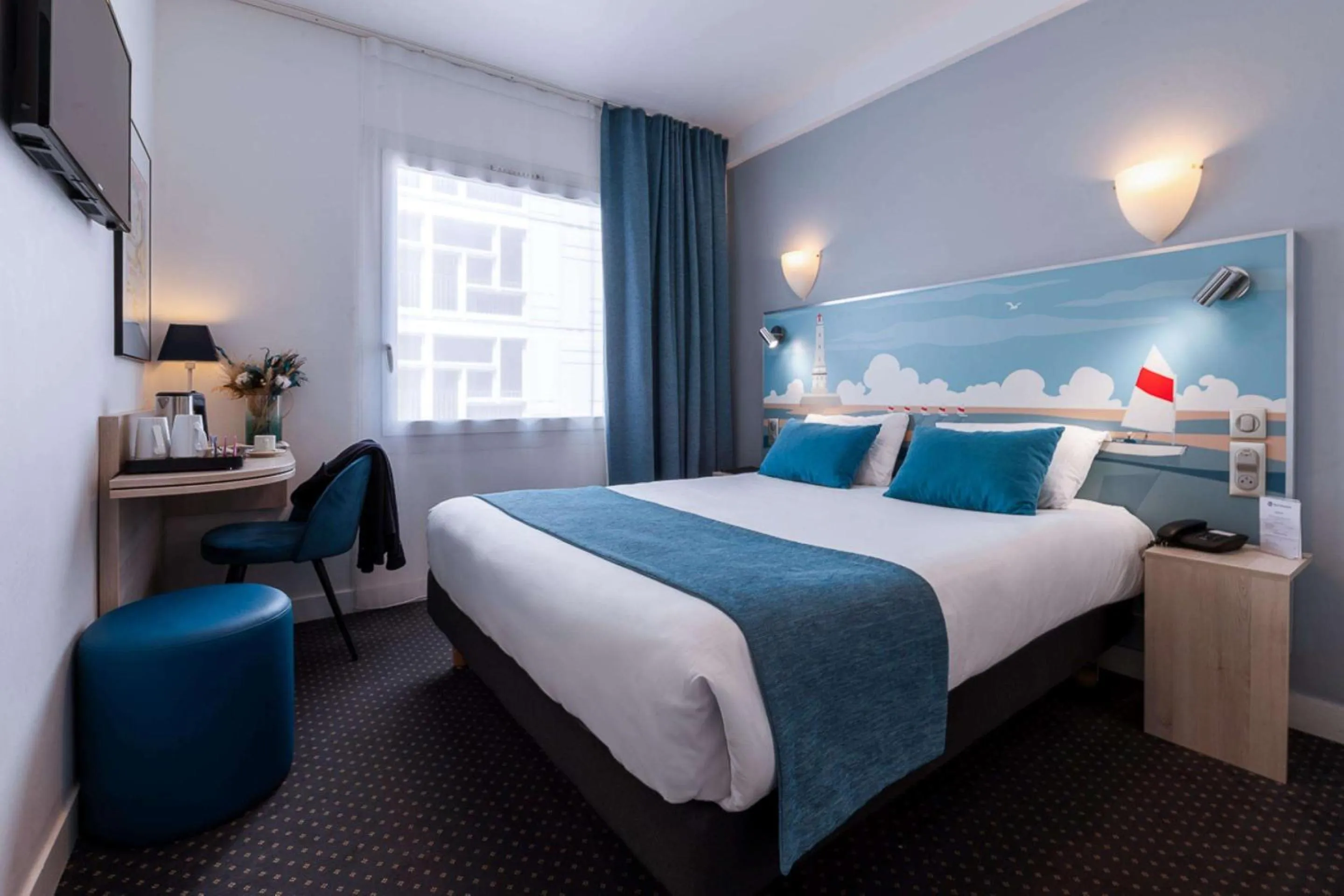 Photo of the whole room, Bed in Best Western Hôtel Royan Océan