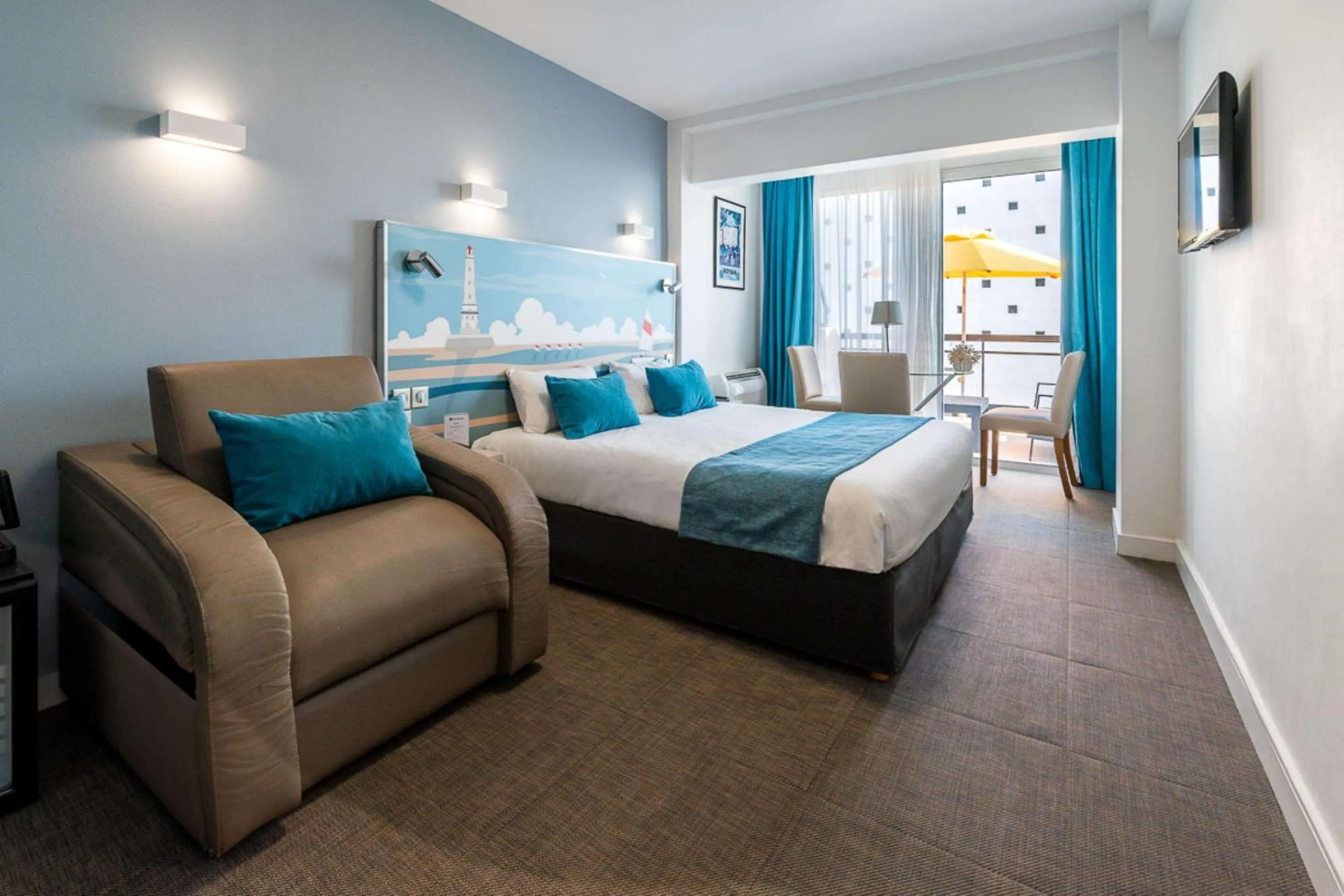 Bedroom, Bed in Best Western Hôtel Royan Océan