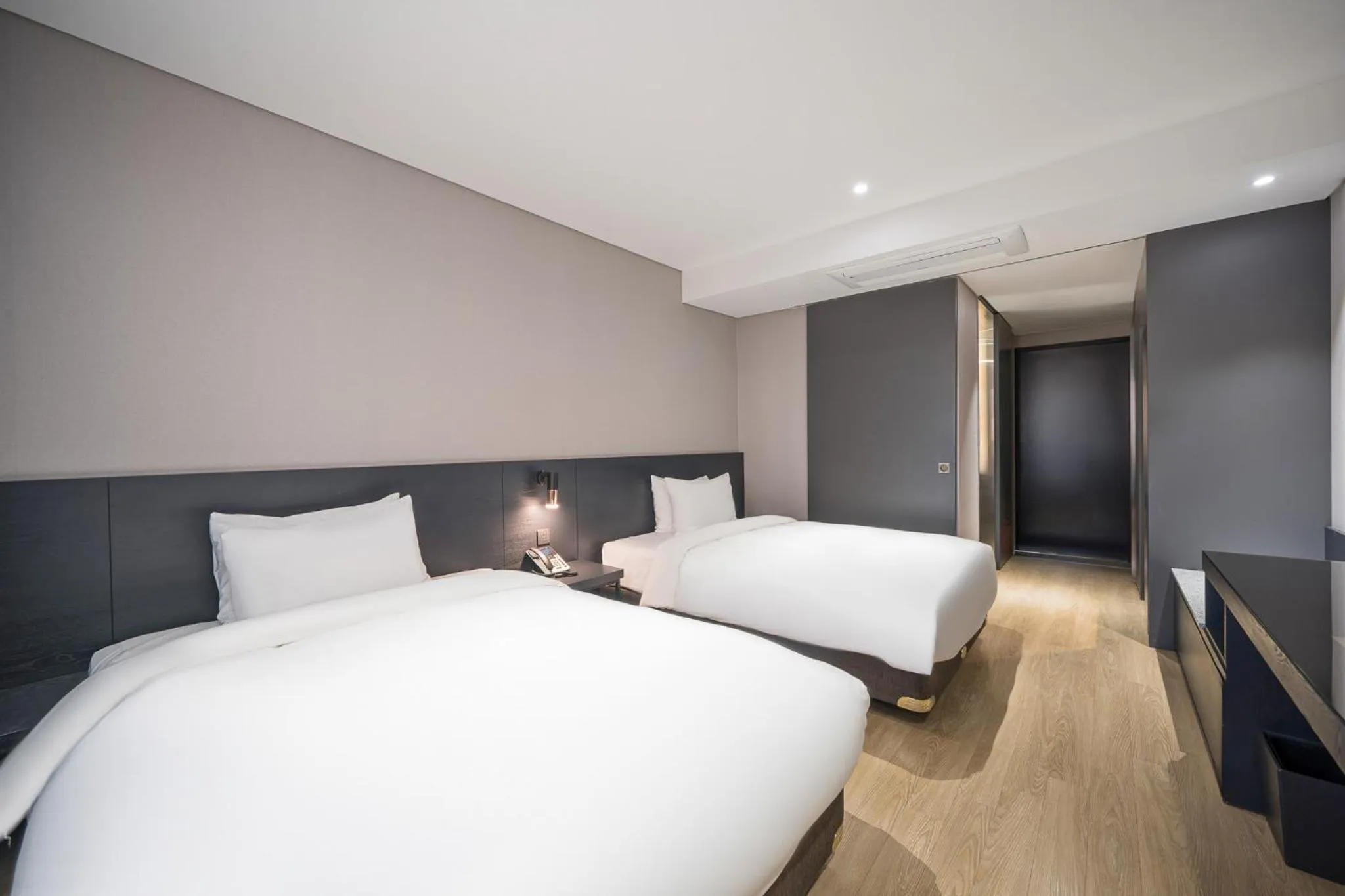 Bed in Rivertain Hotel Gyeongju