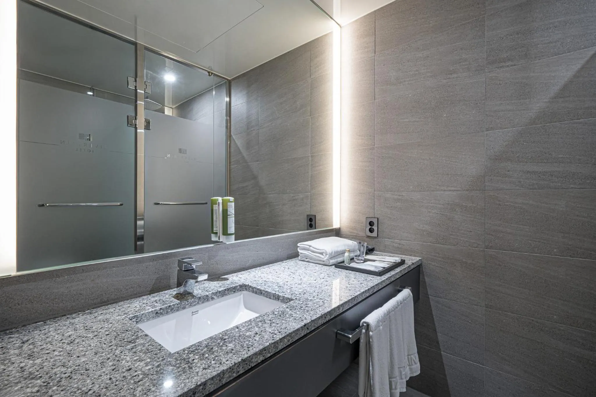 Shower in Rivertain Hotel Gyeongju