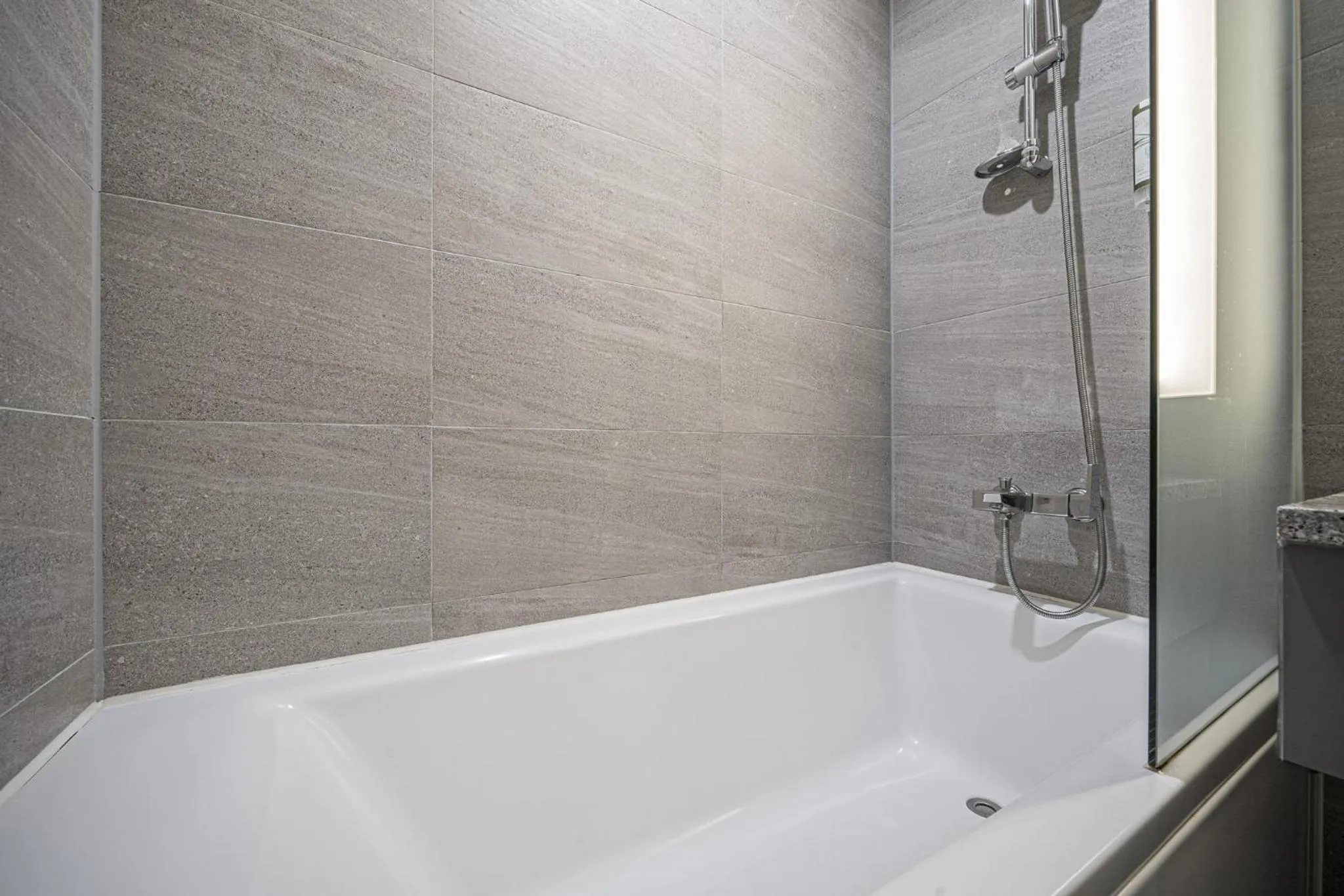 Shower in Rivertain Hotel Gyeongju