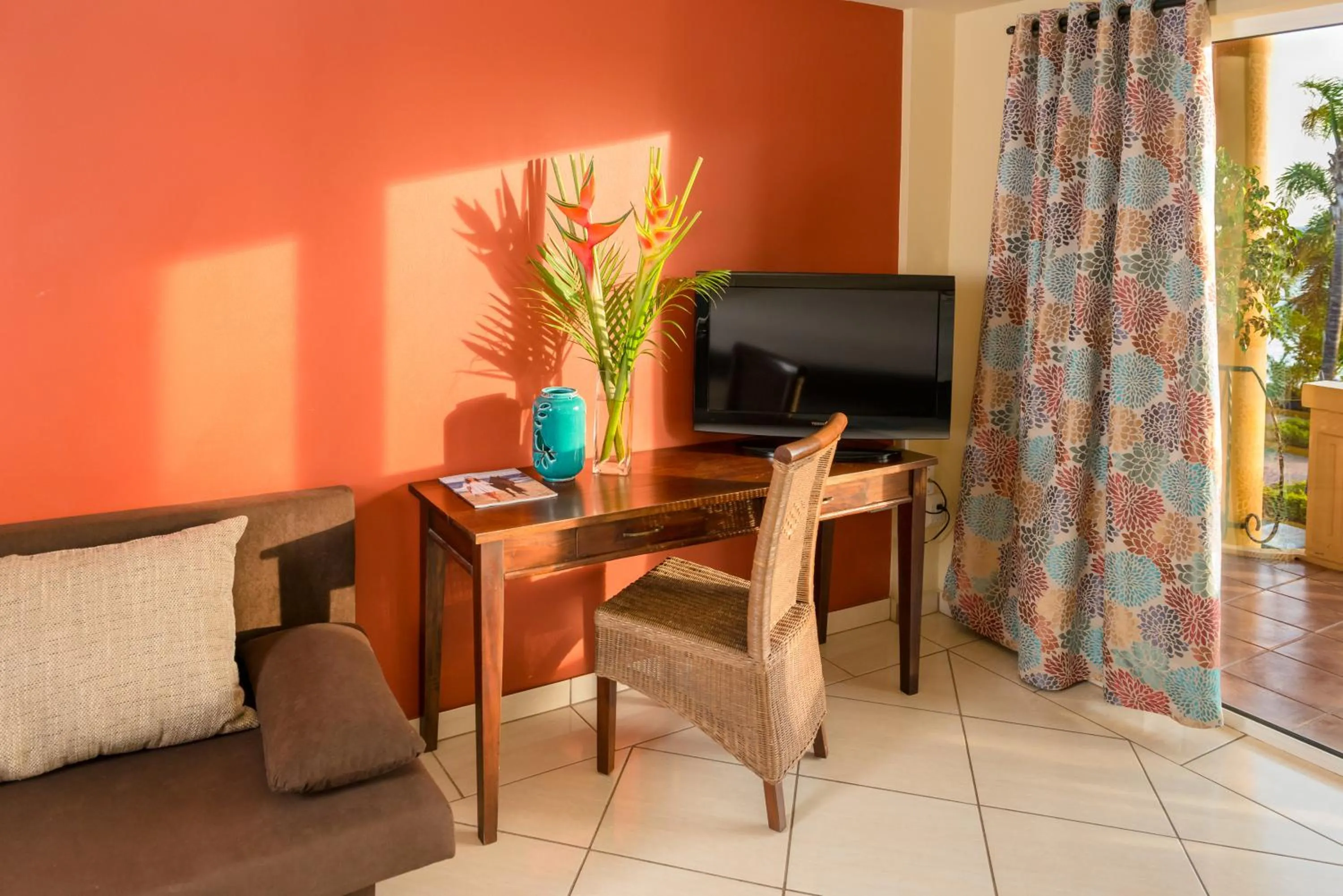Seating area in Aruba Surfside Marina
