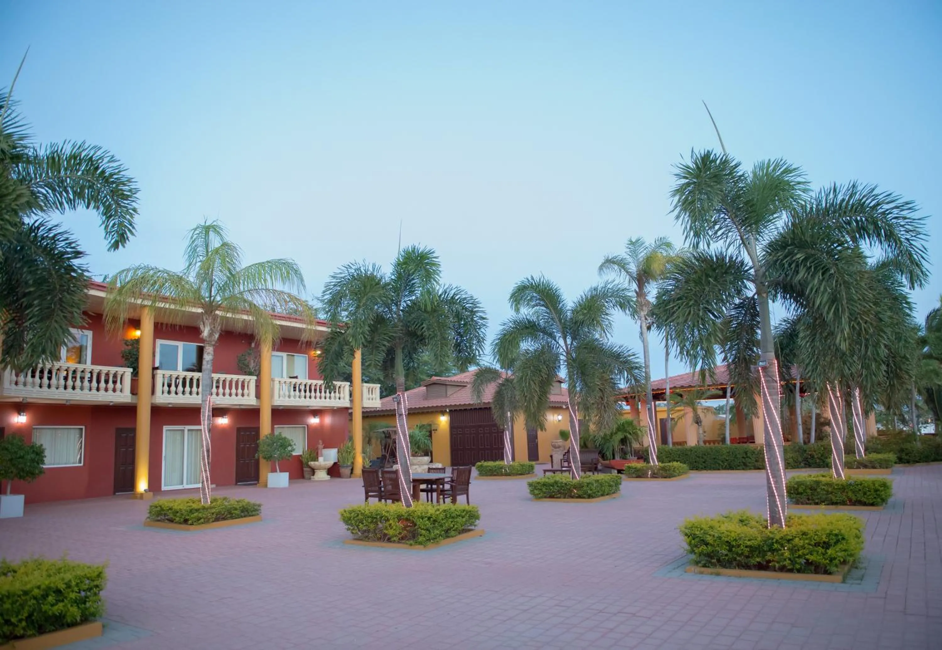 Property building in Aruba Surfside Marina