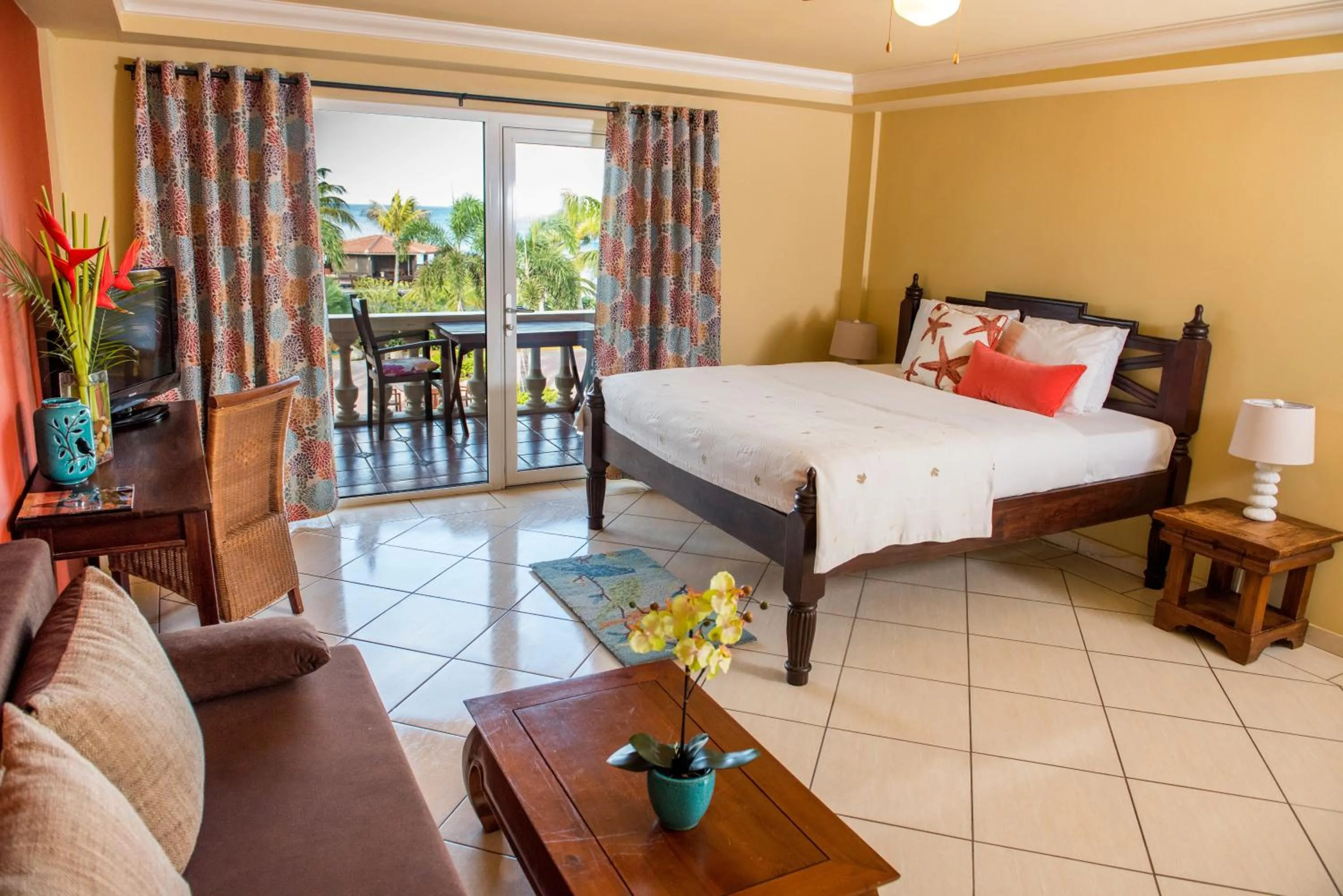 Day, Bed in Aruba Surfside Marina