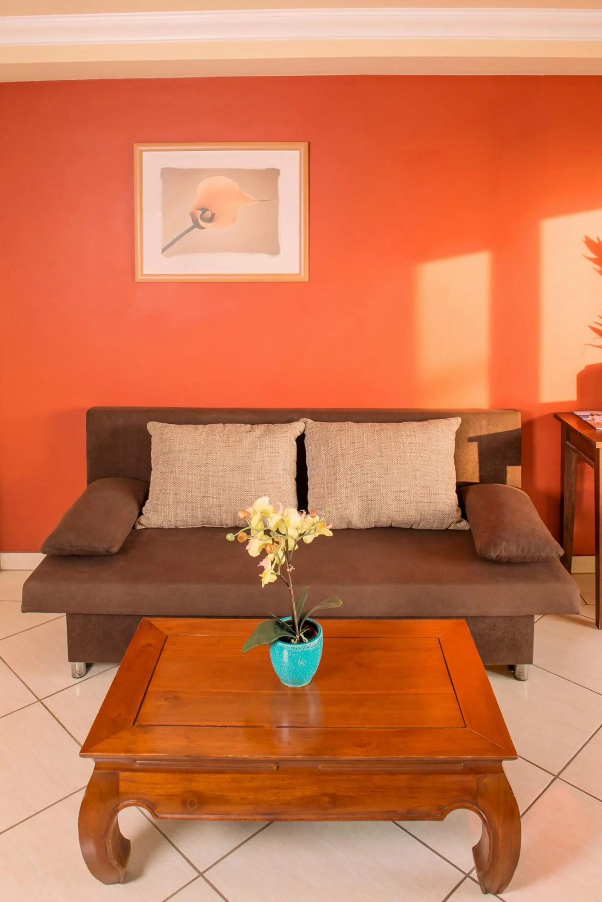 Seating area in Aruba Surfside Marina
