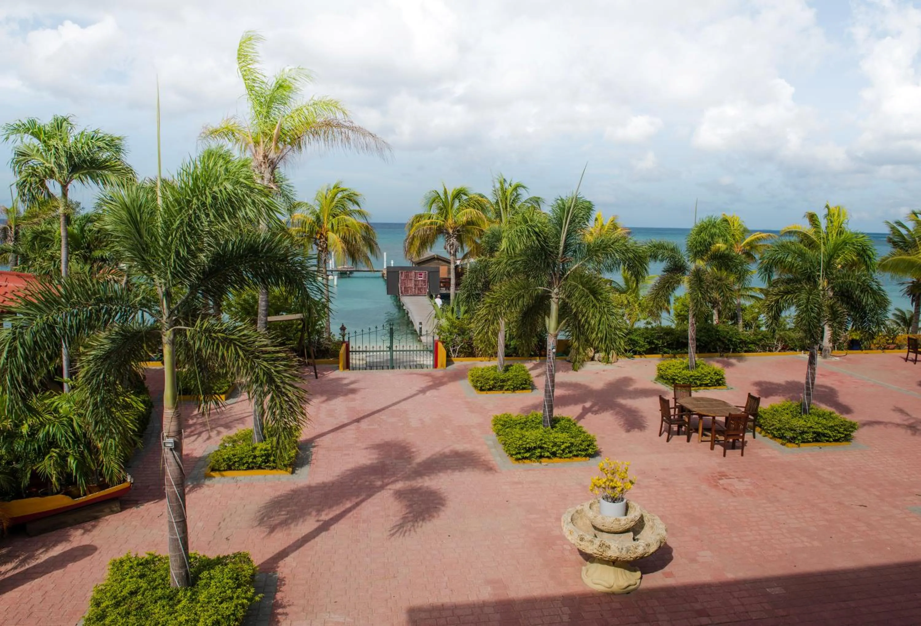 Garden in Aruba Surfside Marina