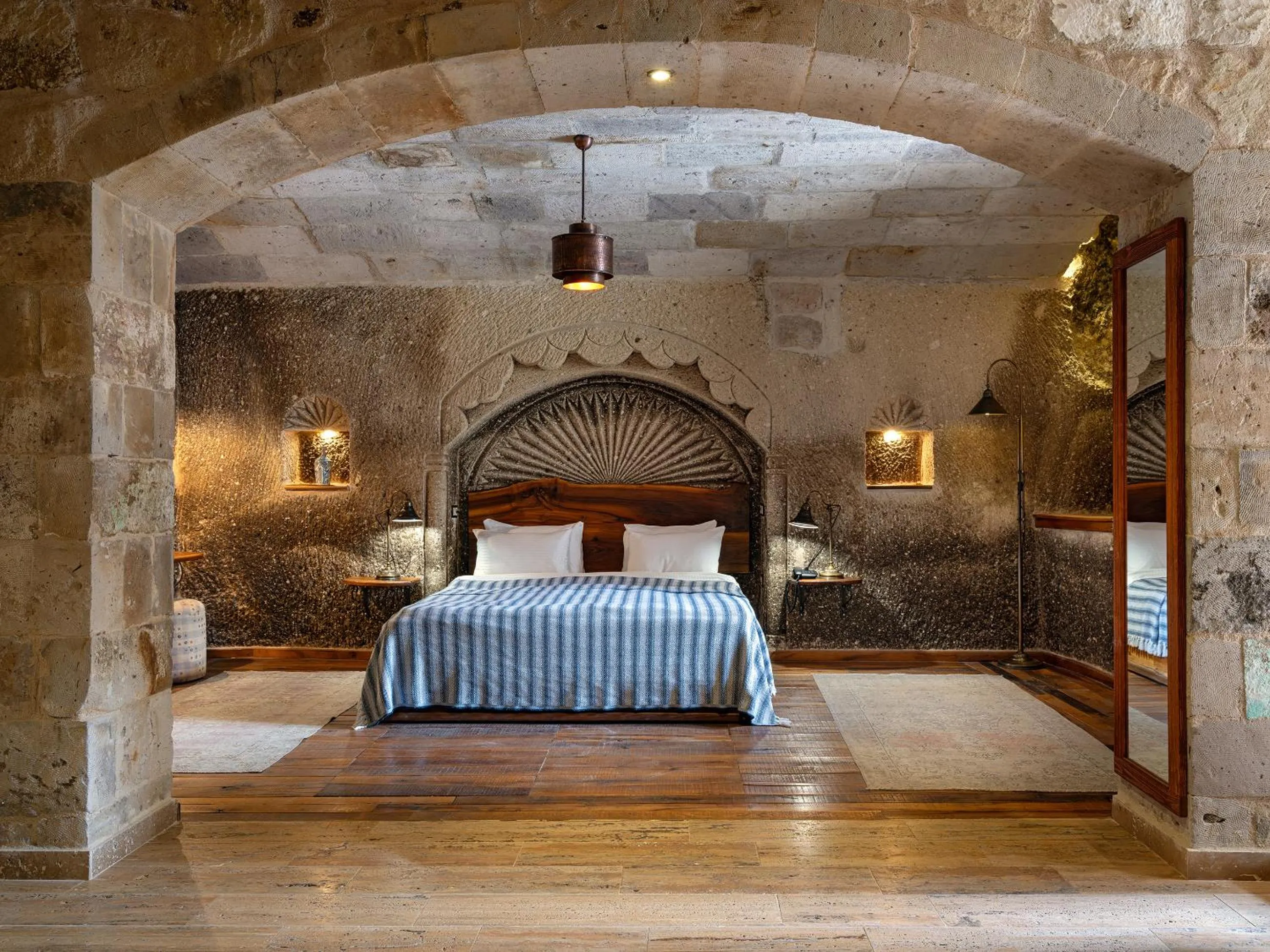 Photo of the whole room, Bed in Aza Cave Cappadocia Adult Hotel