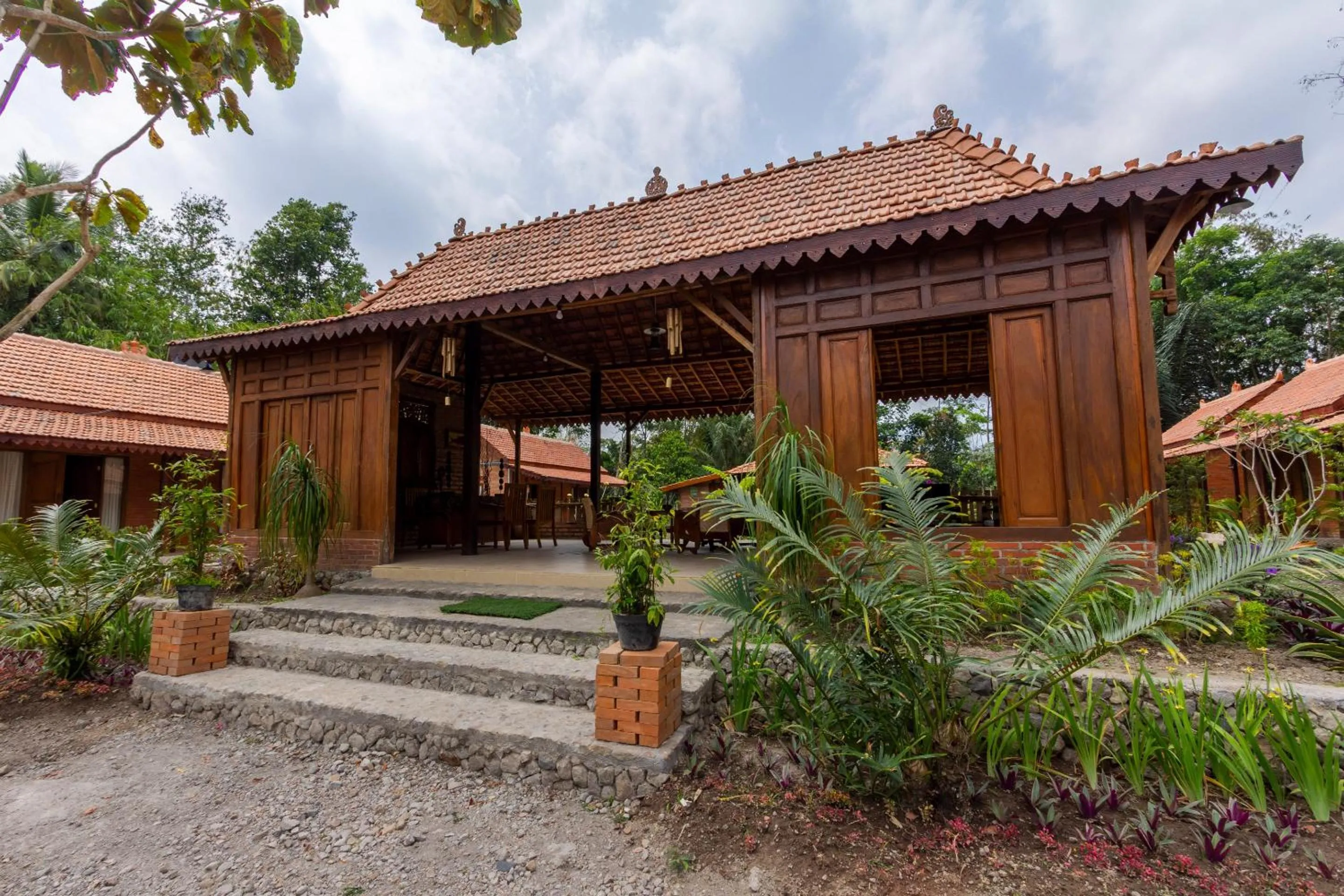 Facade/entrance in Villa Mak Cik