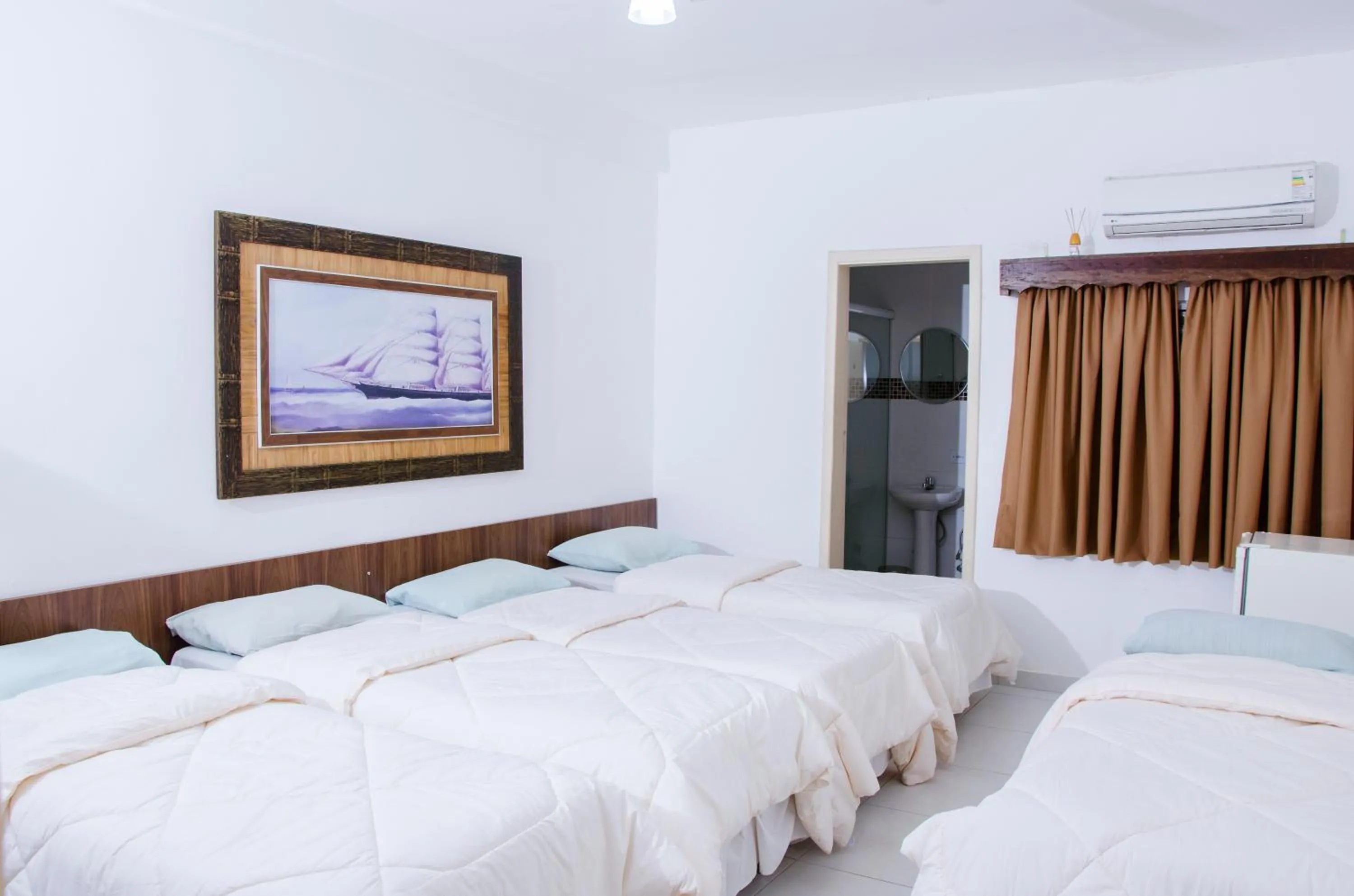 Photo of the whole room, Bed in Hotel Morada do Mar