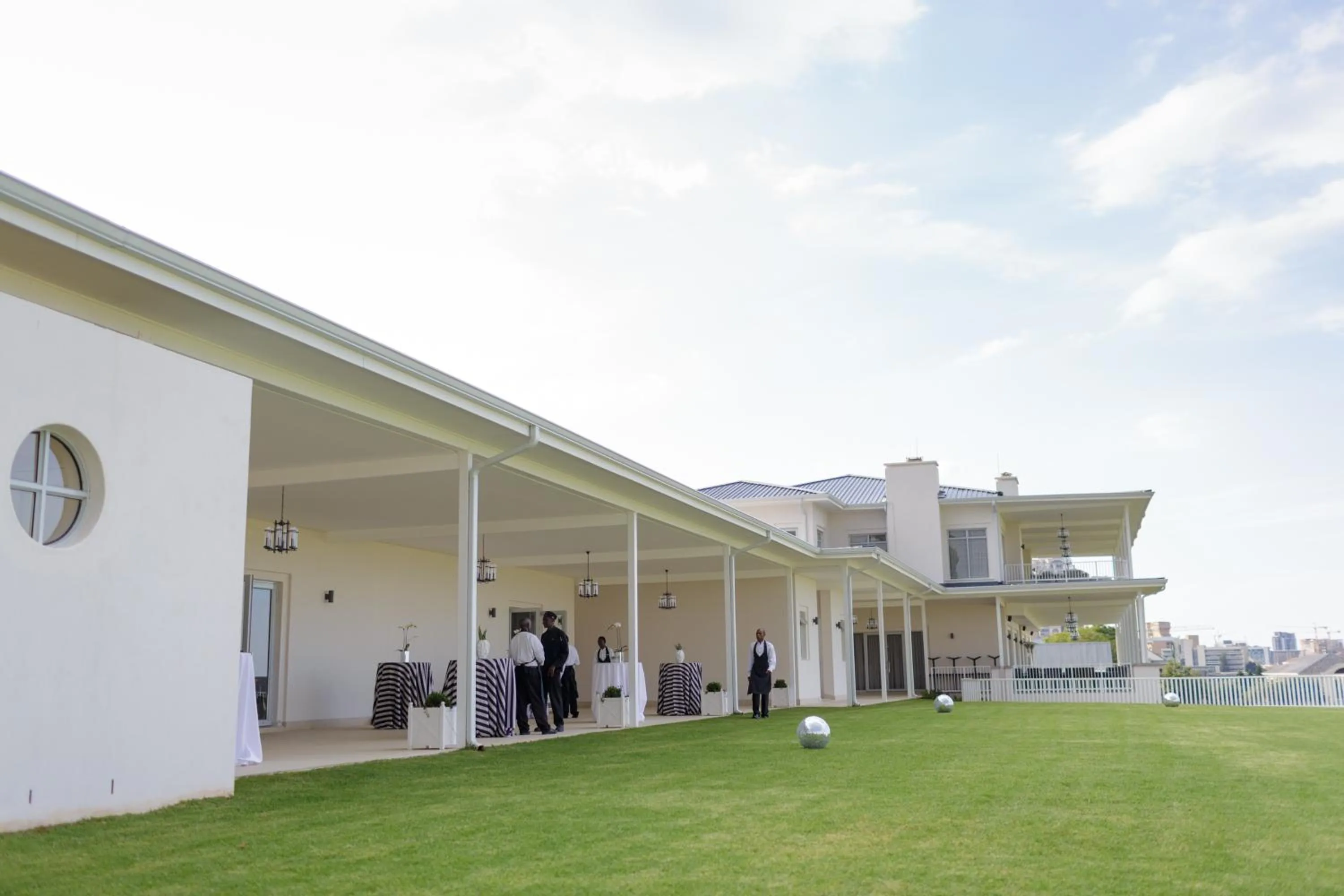 Area and facilities in Inanda Club