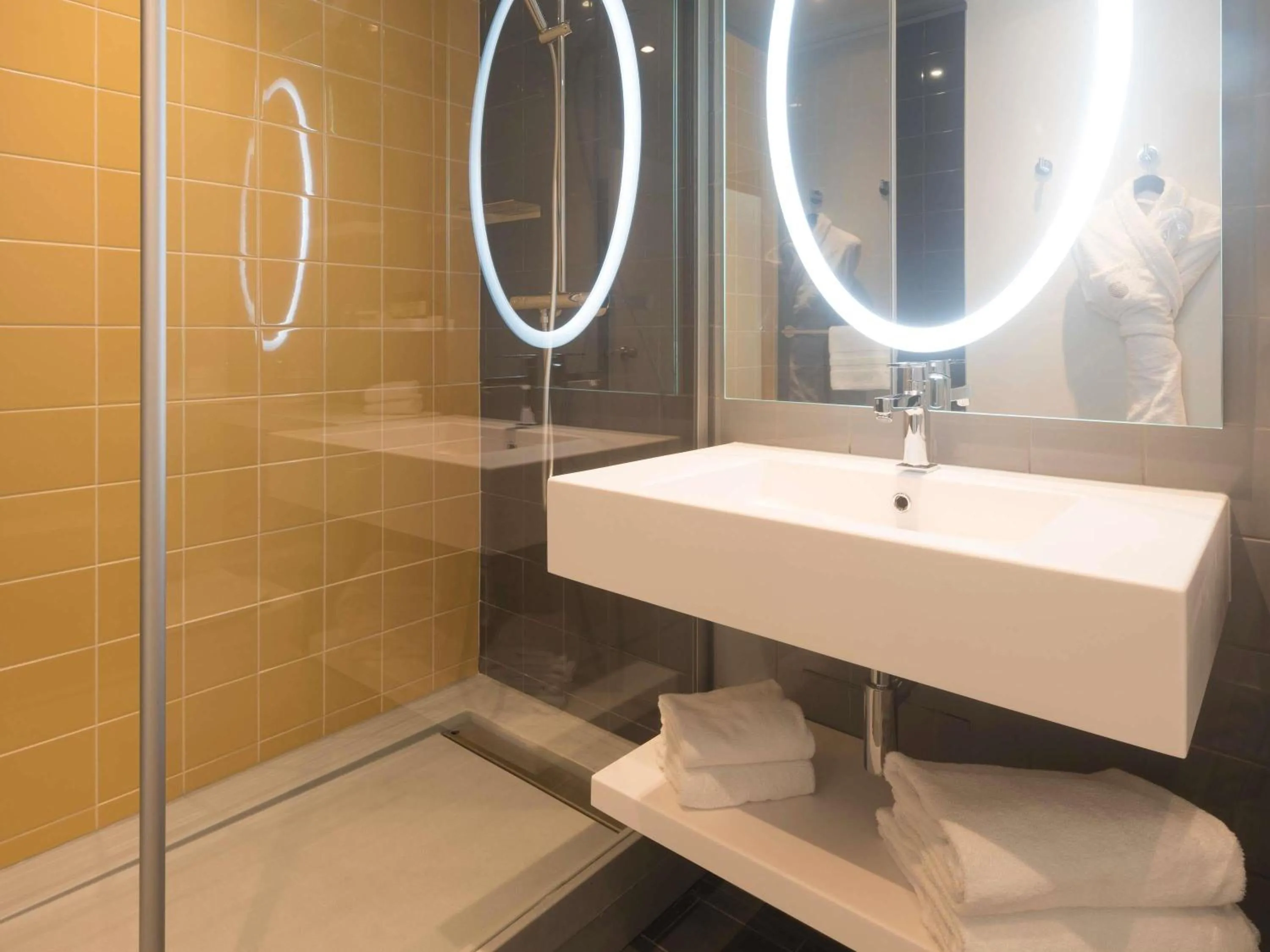 Bedroom in Pullman Toulouse