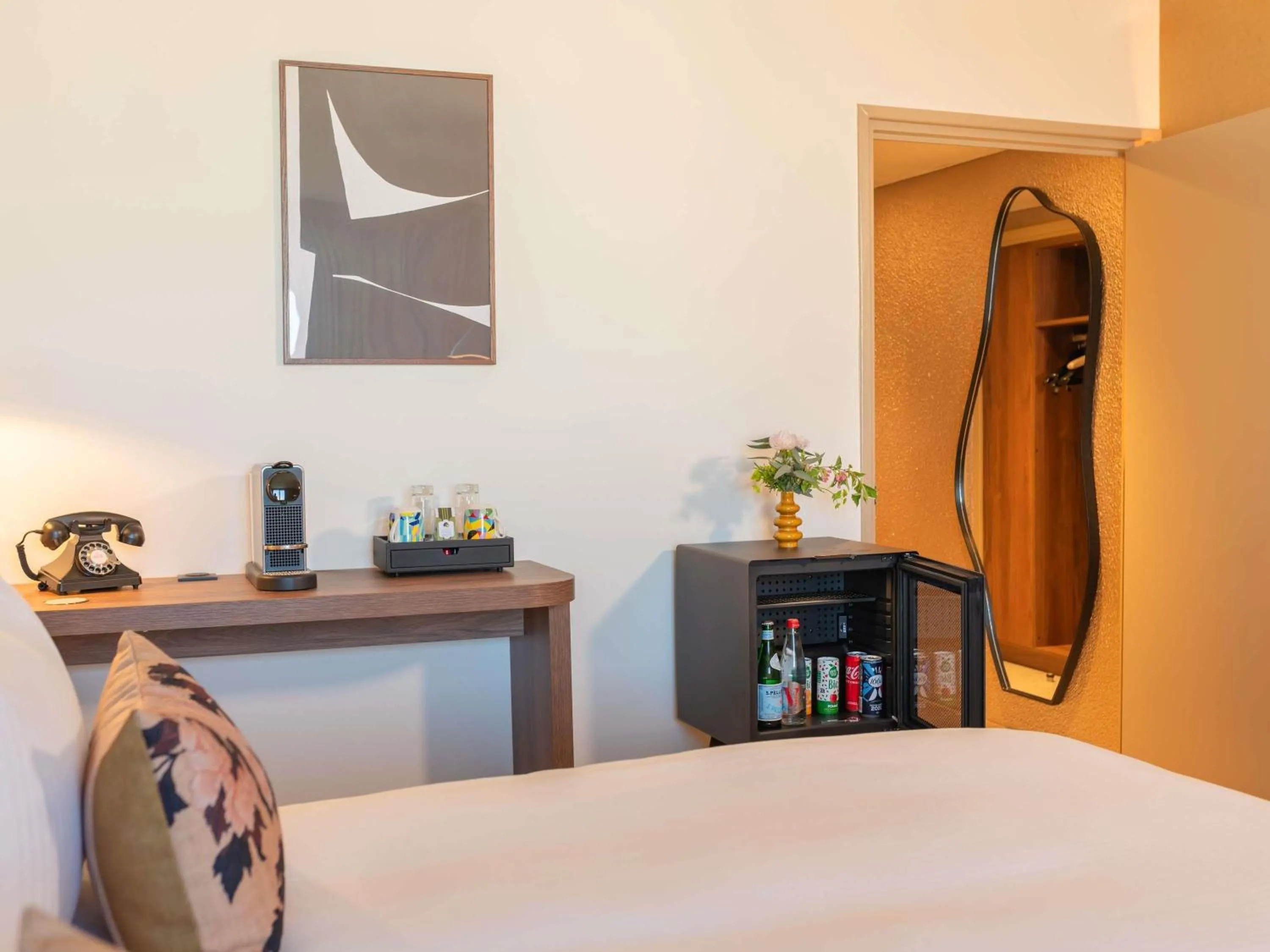 Bedroom, Bed in Pullman Toulouse