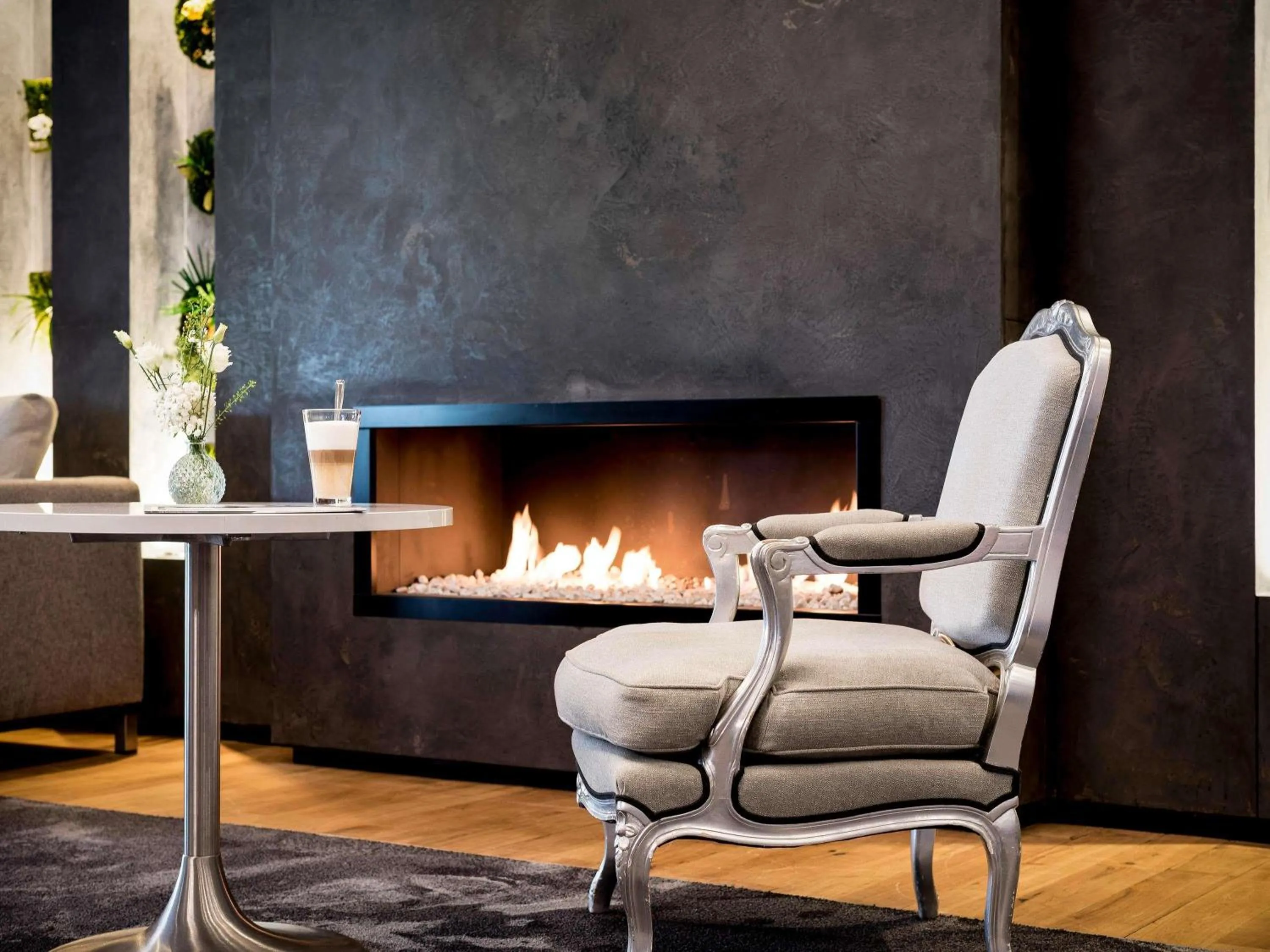 Lounge or bar in Pullman Toulouse