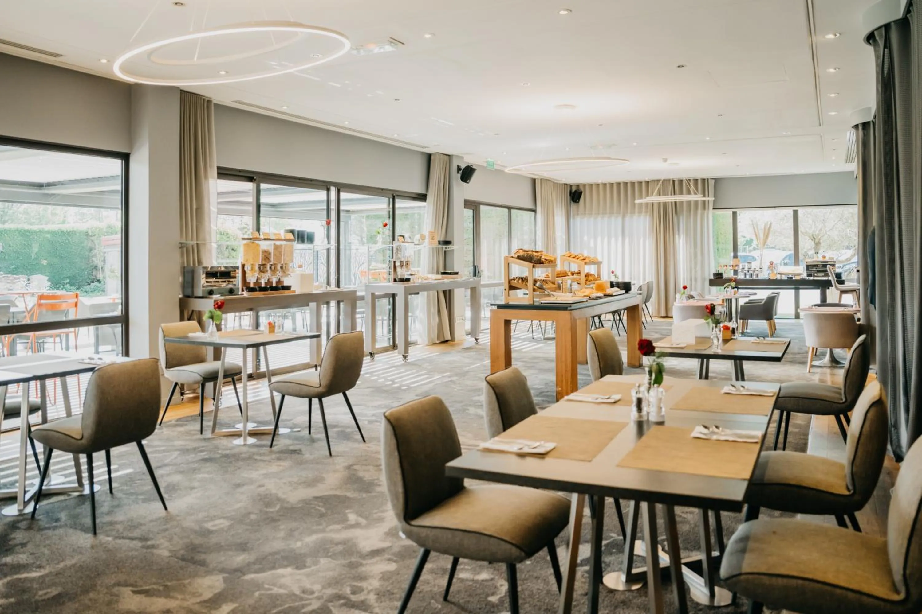 Restaurant/places to eat in Pullman Toulouse