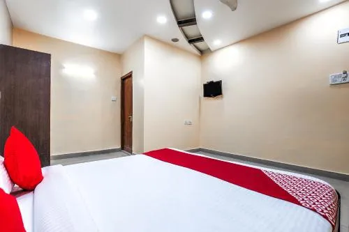 Bedroom, Bed in Hotel O satya lodge