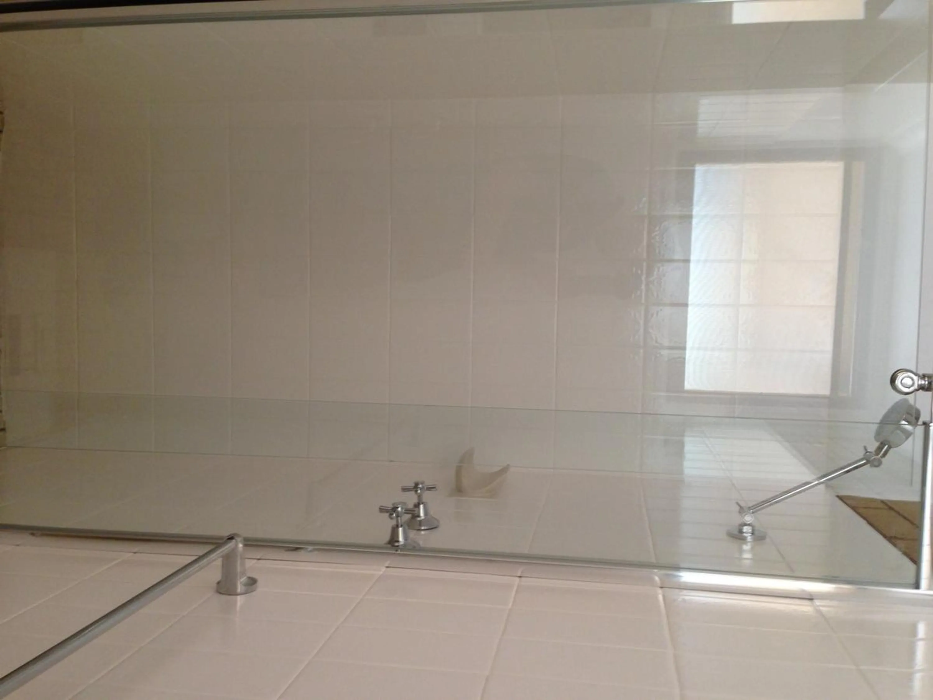 Shower in High Country Motor Inn Bright