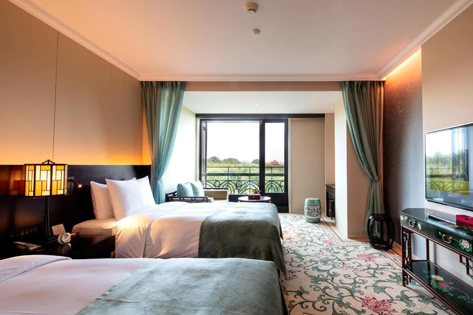 Bed in Grand Hotel Beijing Forbidden City