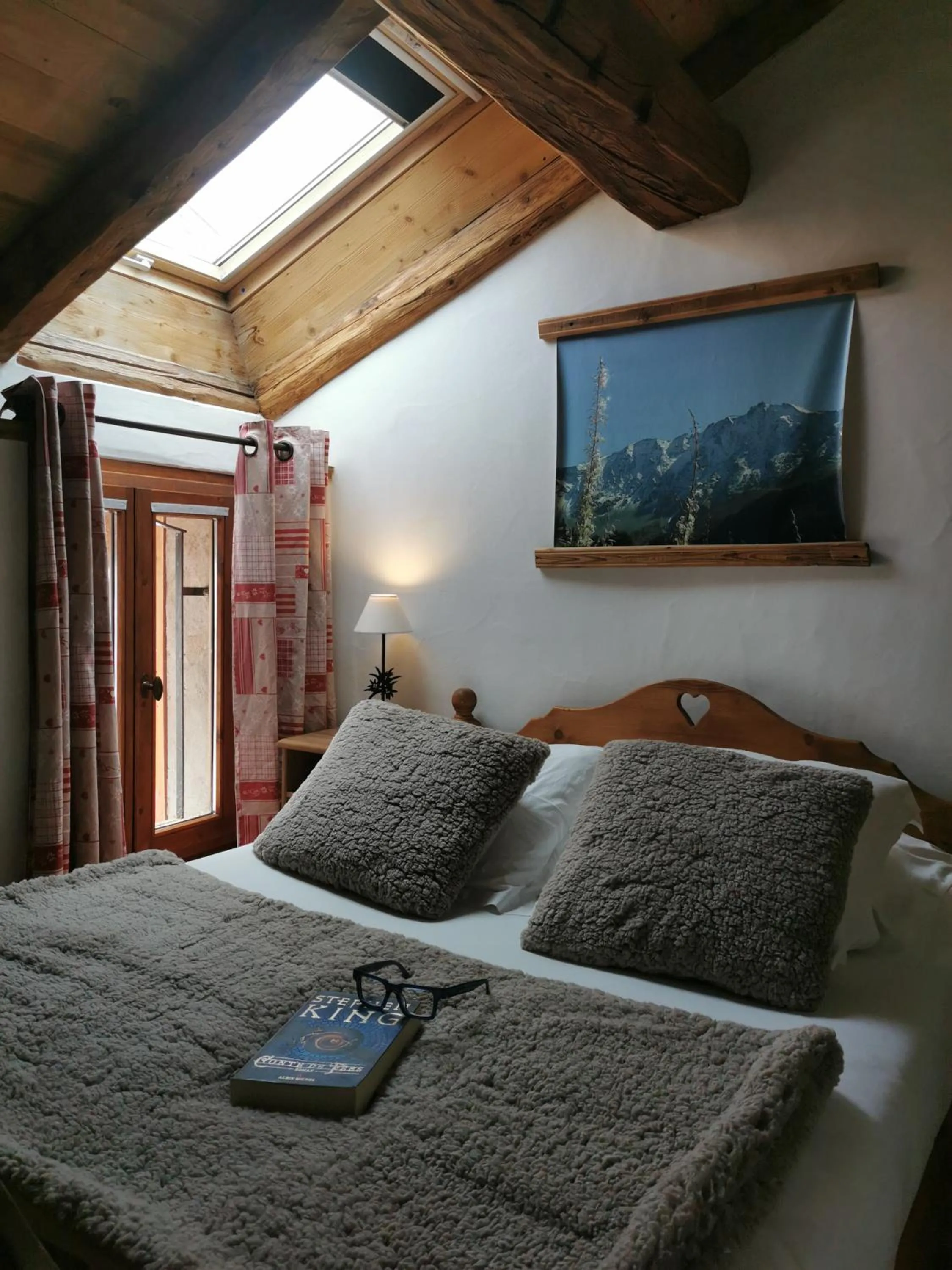 Bed in Hôtel Restaurant Angival - Chambres et Appartement