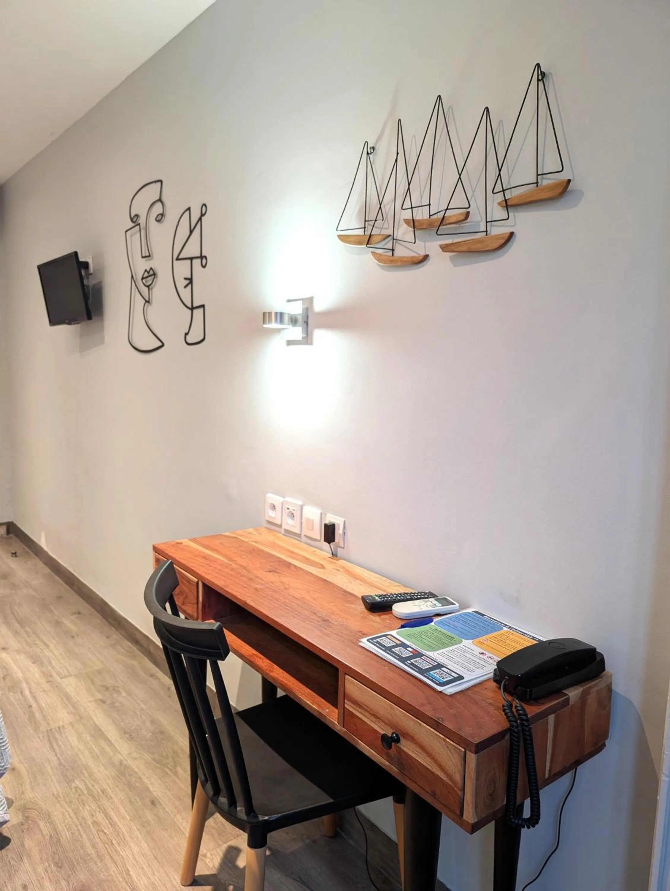 Seating area in H33 Hôtel