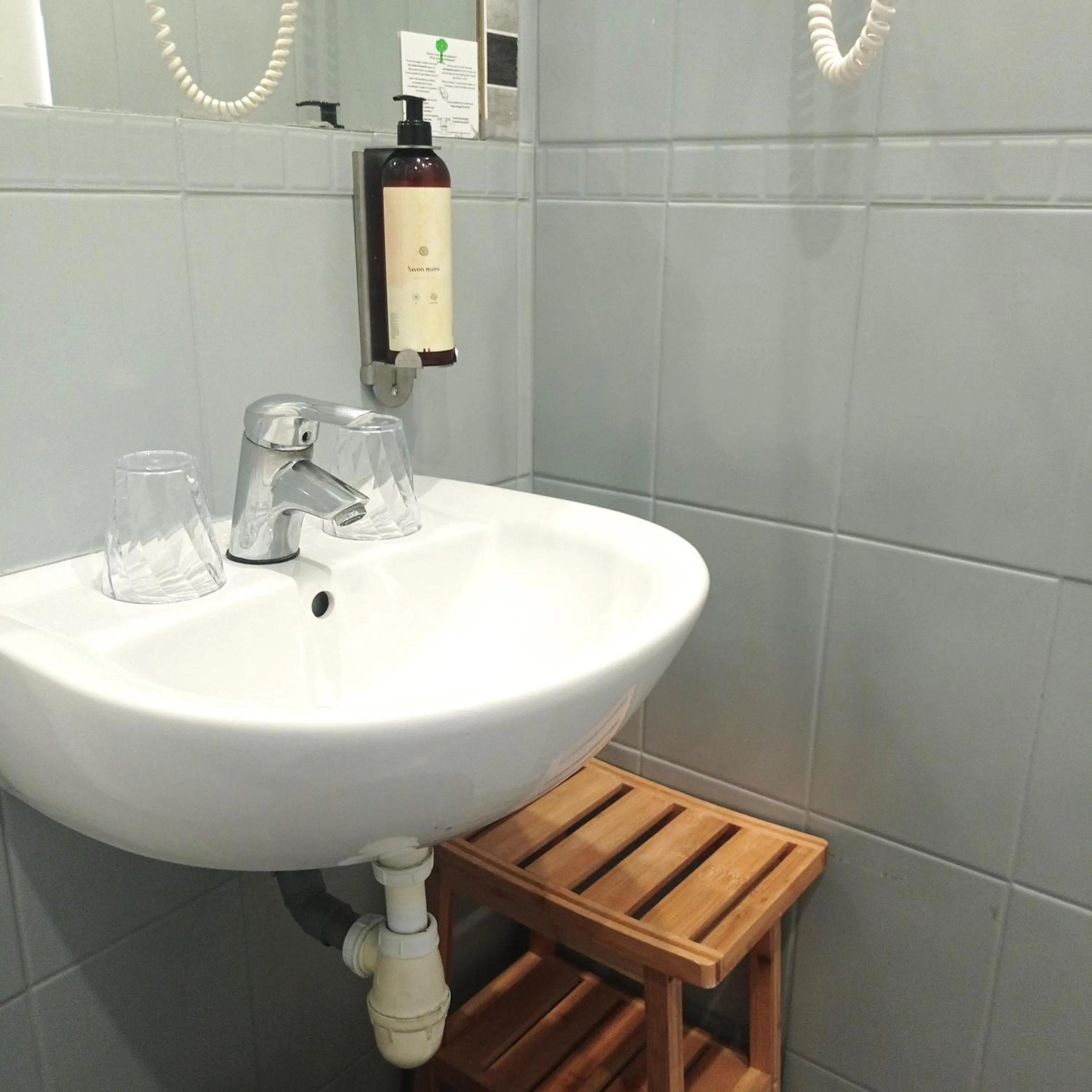 Toilet in H33 Hôtel