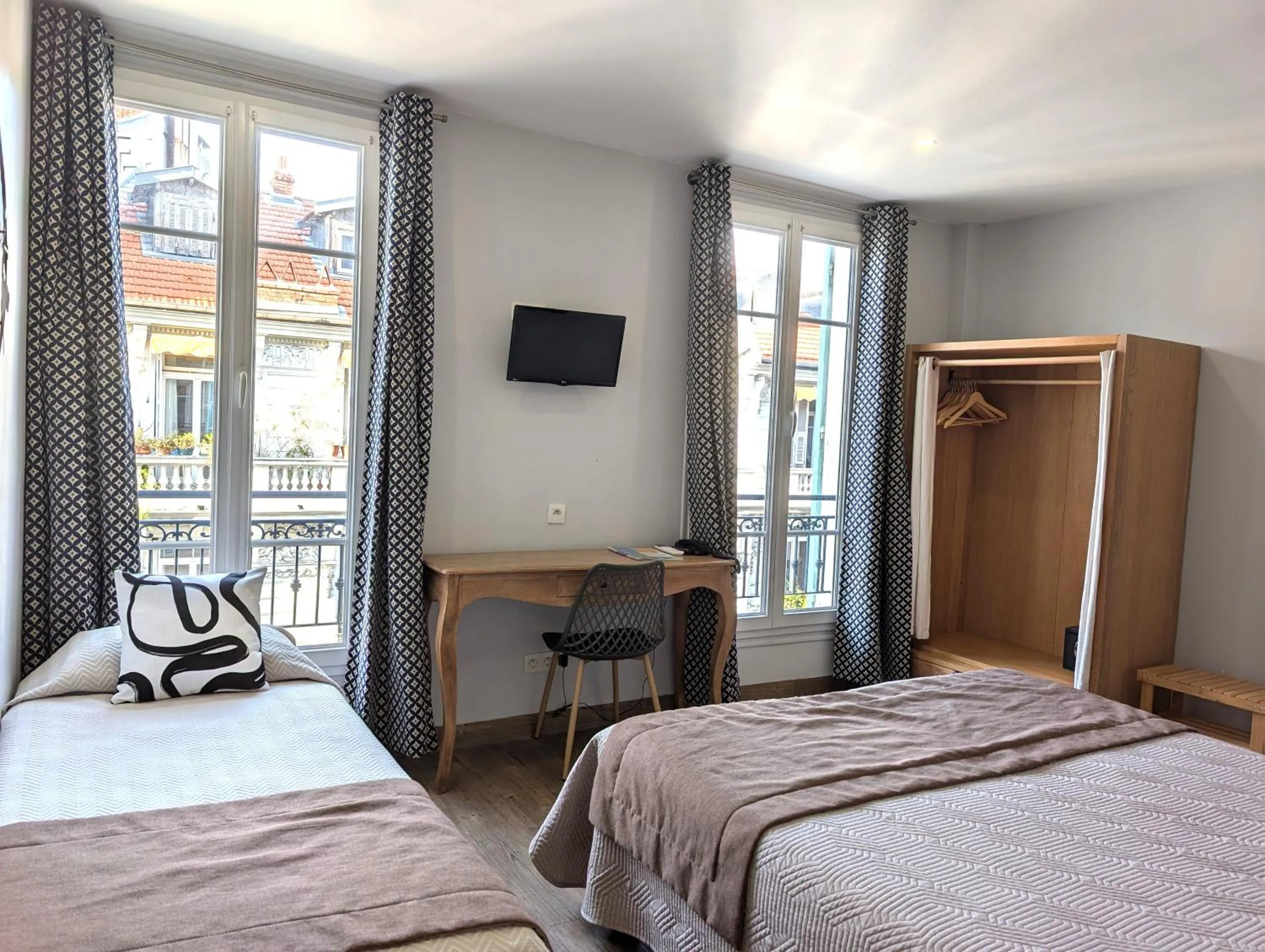 City view, Bed in H33 Hôtel