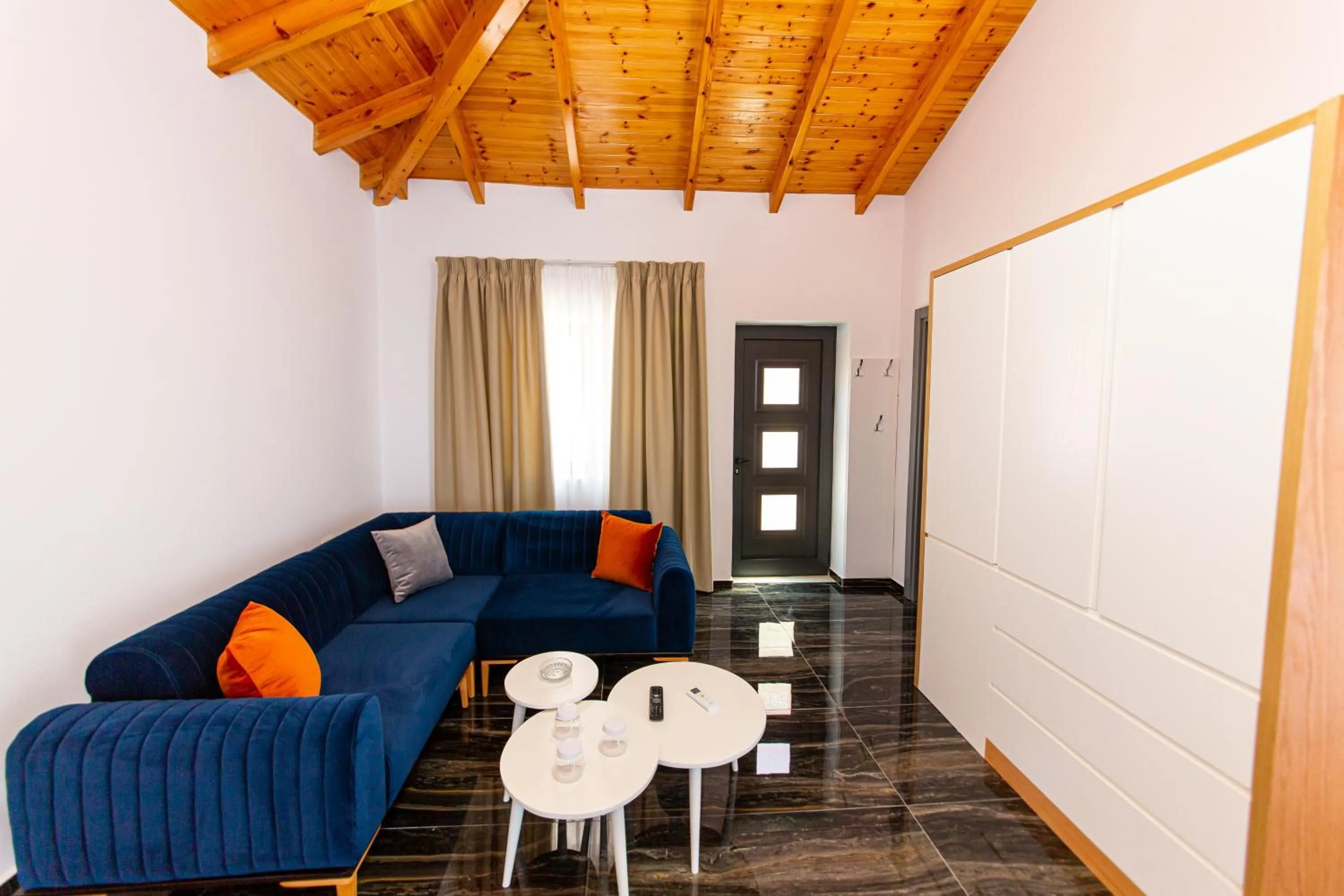 Living room in Santa Oliva Suites