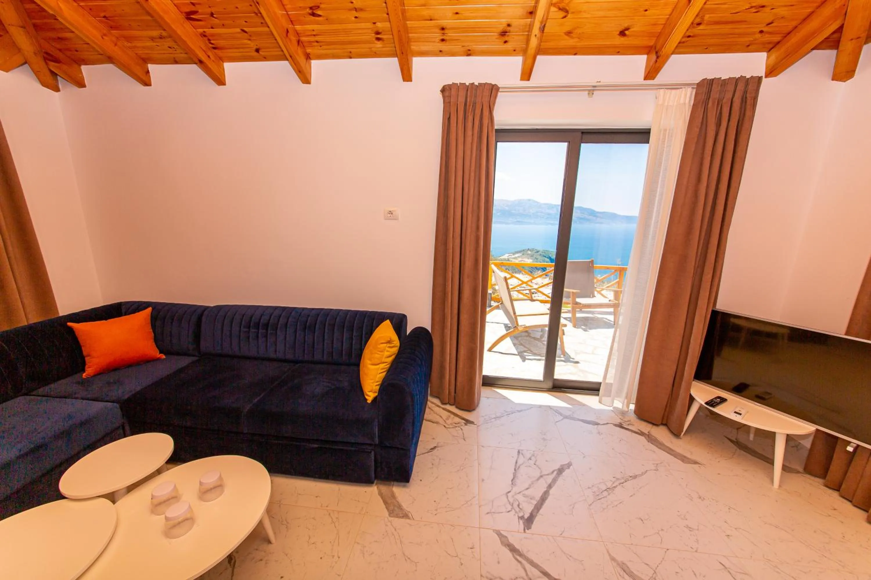 Living room in Santa Oliva Suites