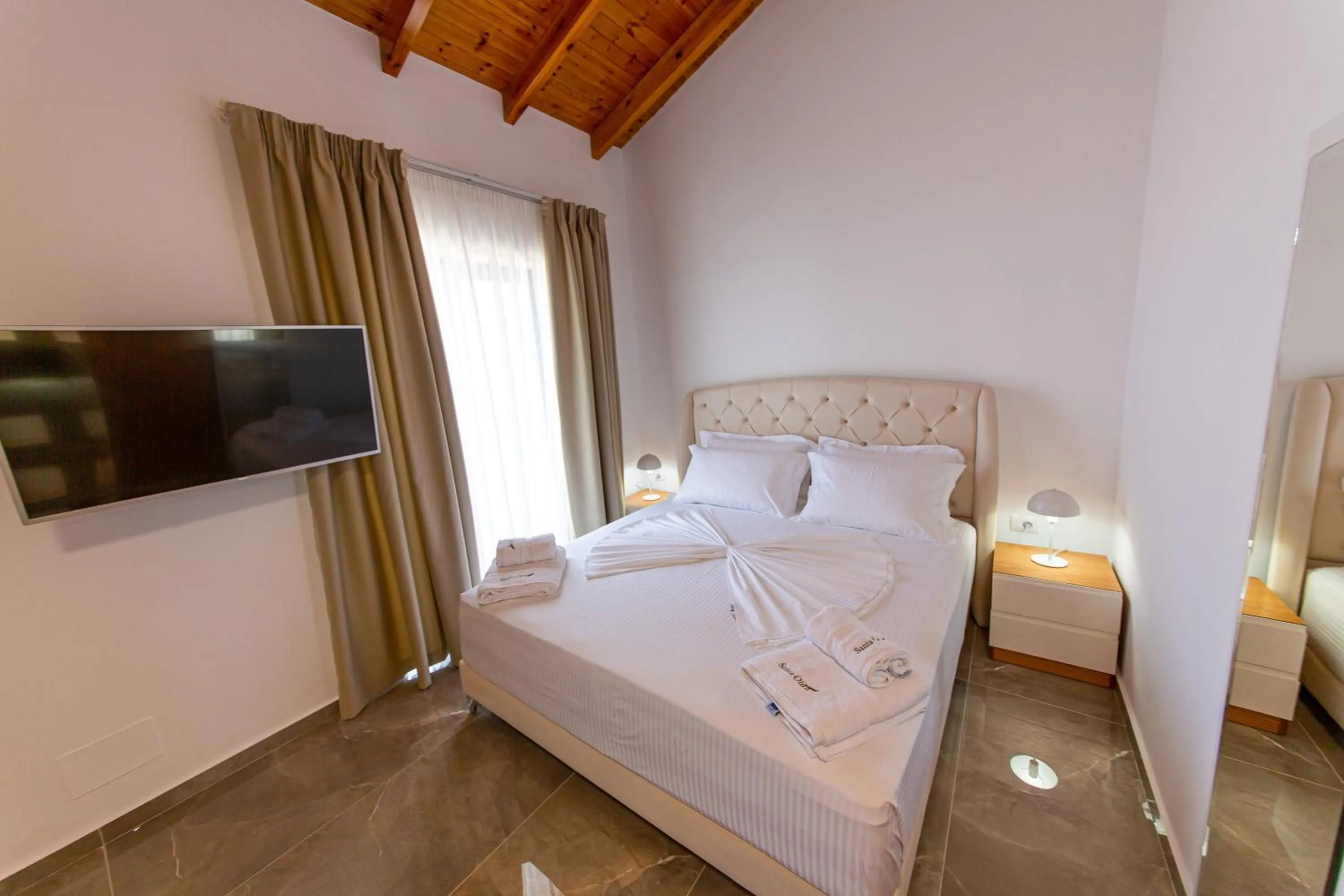 Photo of the whole room, Bed in Santa Oliva Suites