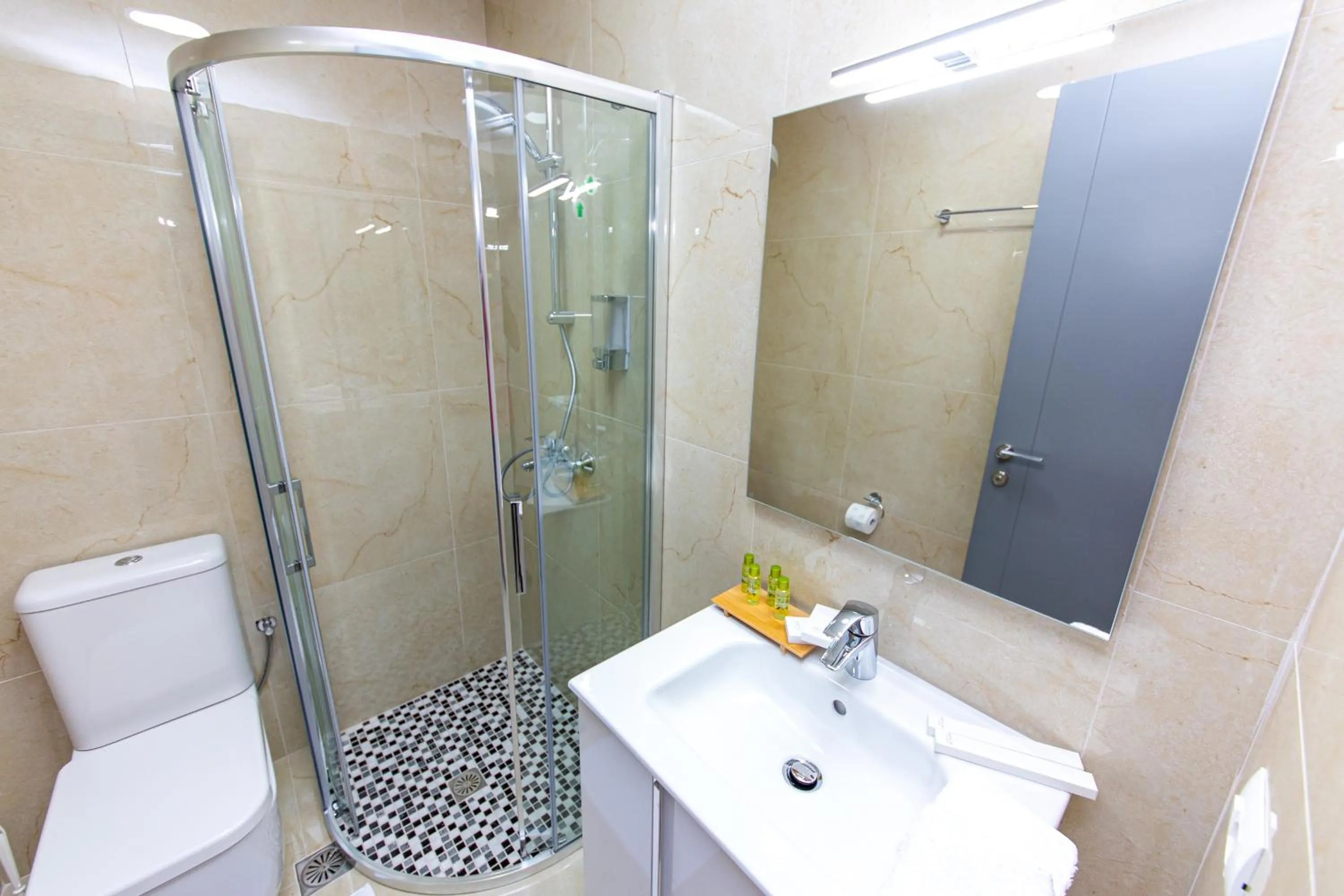 Shower in Santa Oliva Suites