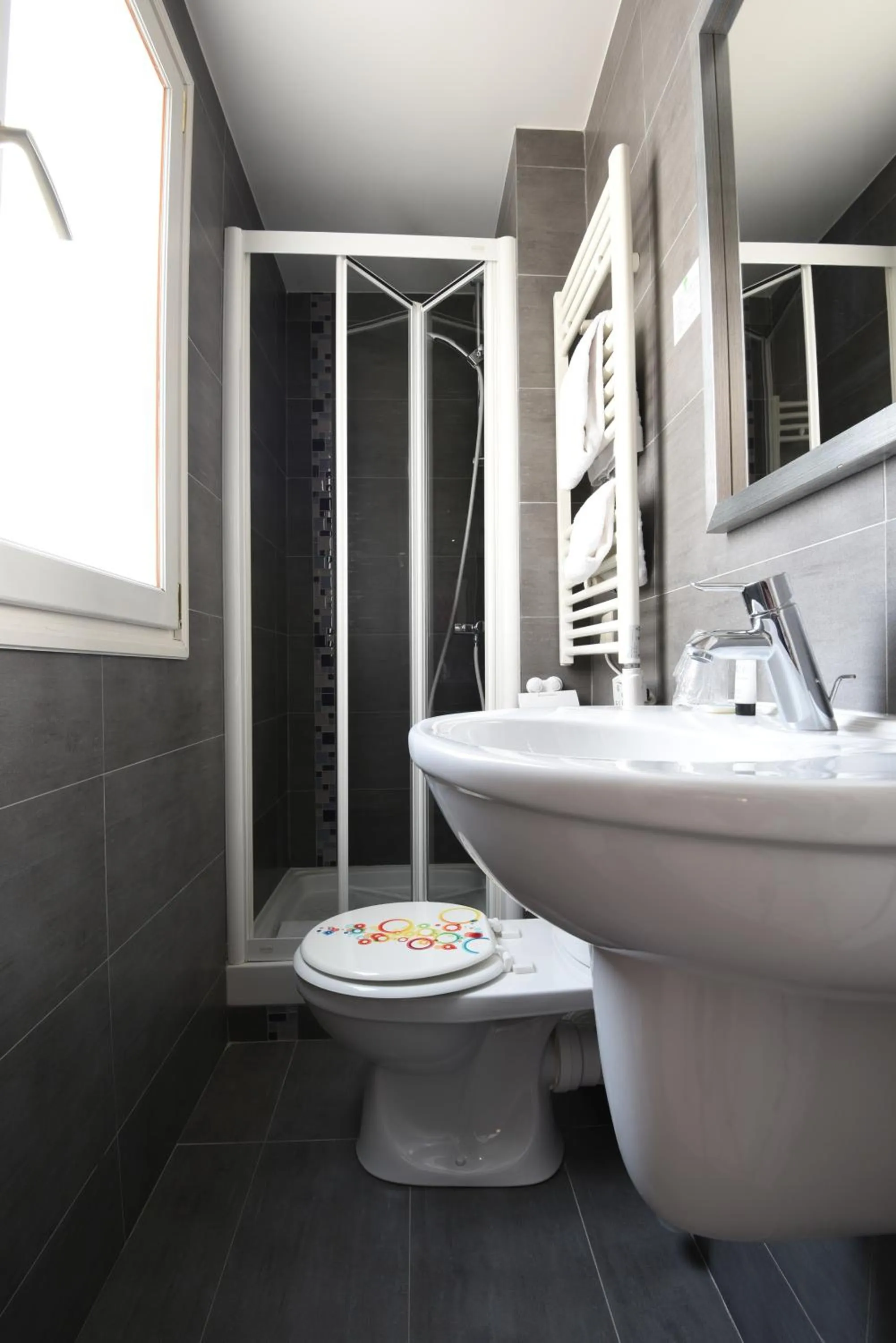 Bathroom in Amélie Hotel