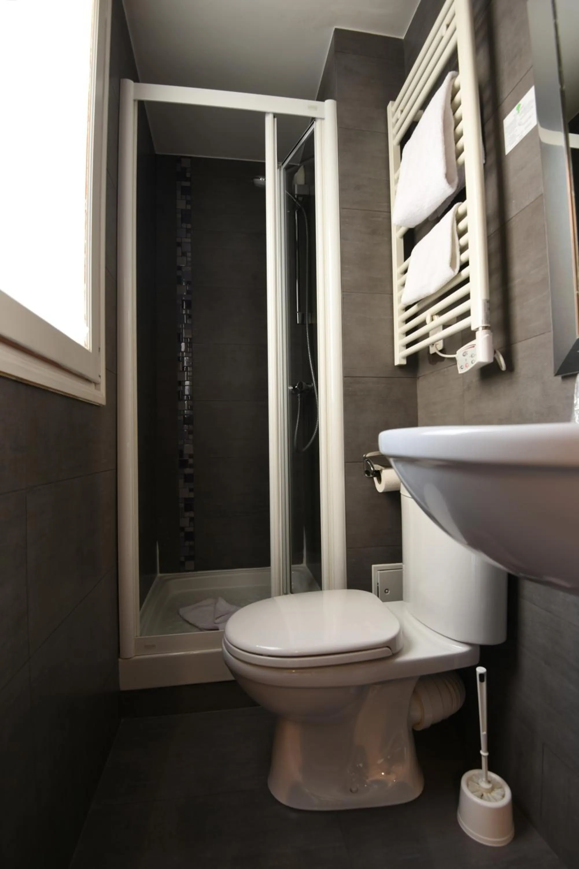 Bathroom in Amélie Hotel