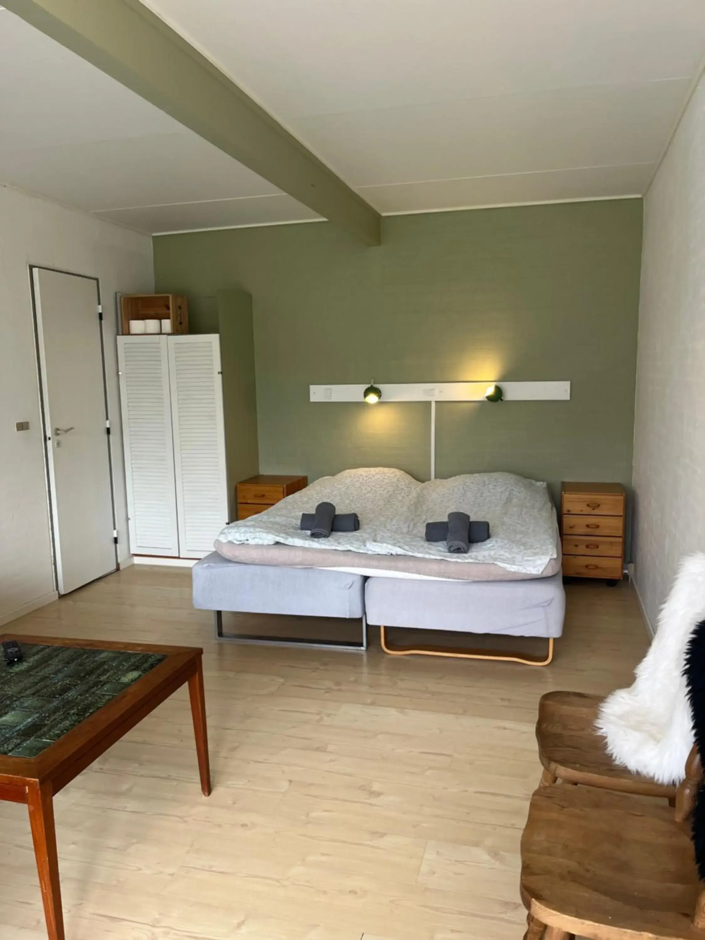 Quadruple Room with Bathroom in Døstrup Landevejskro & Motel Quadruple Room with Bathroom in Døstrup Landevejskro & Motel