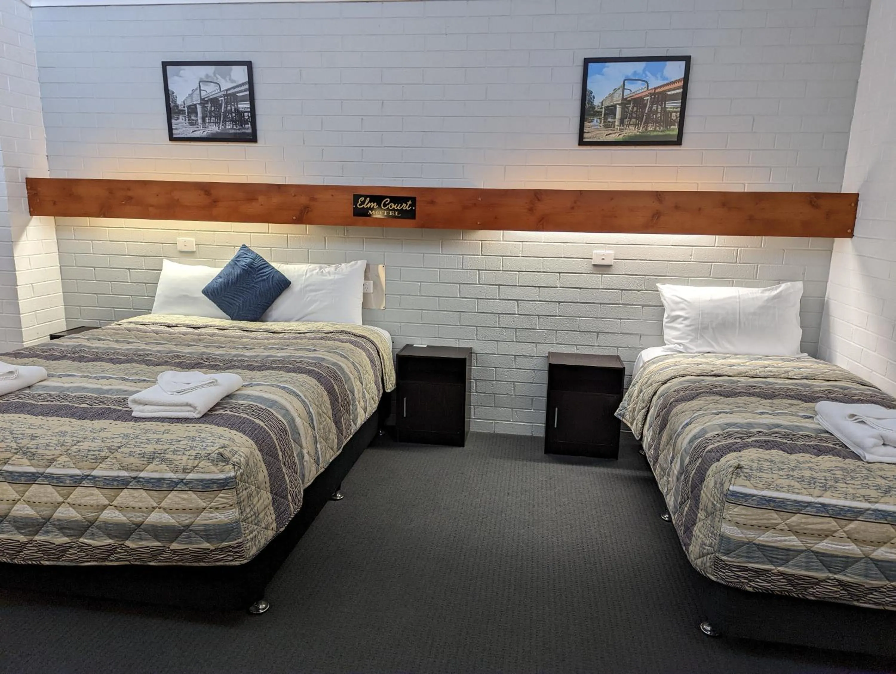 Bed in Elm Court Motel