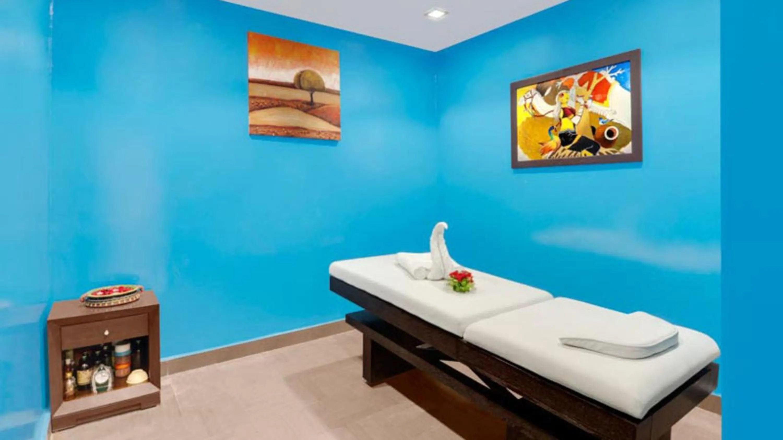 Area and facilities in The Golden Suites & Spa