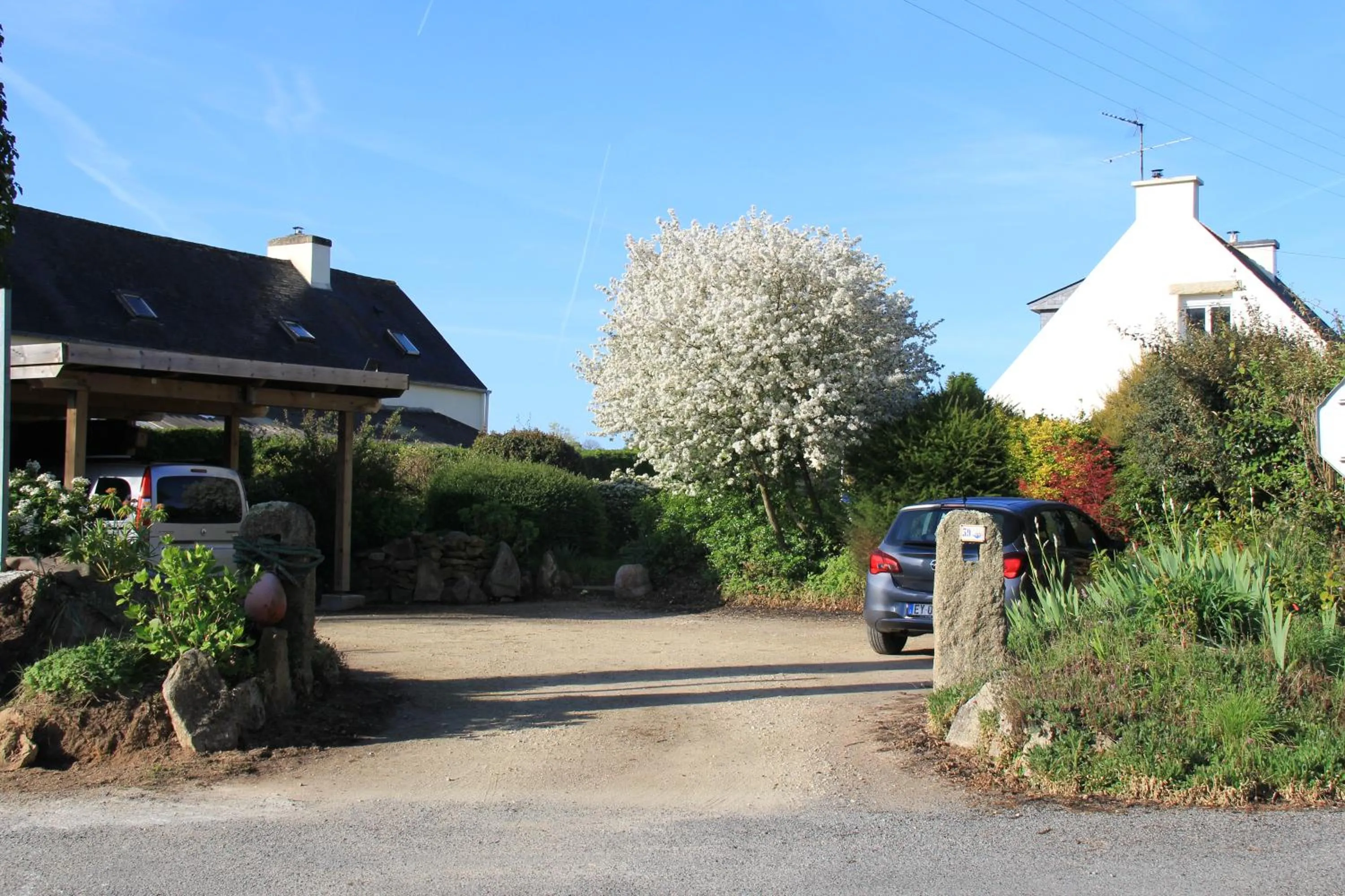 Parking in Chambres d'hôtes de Pont C'Hoat