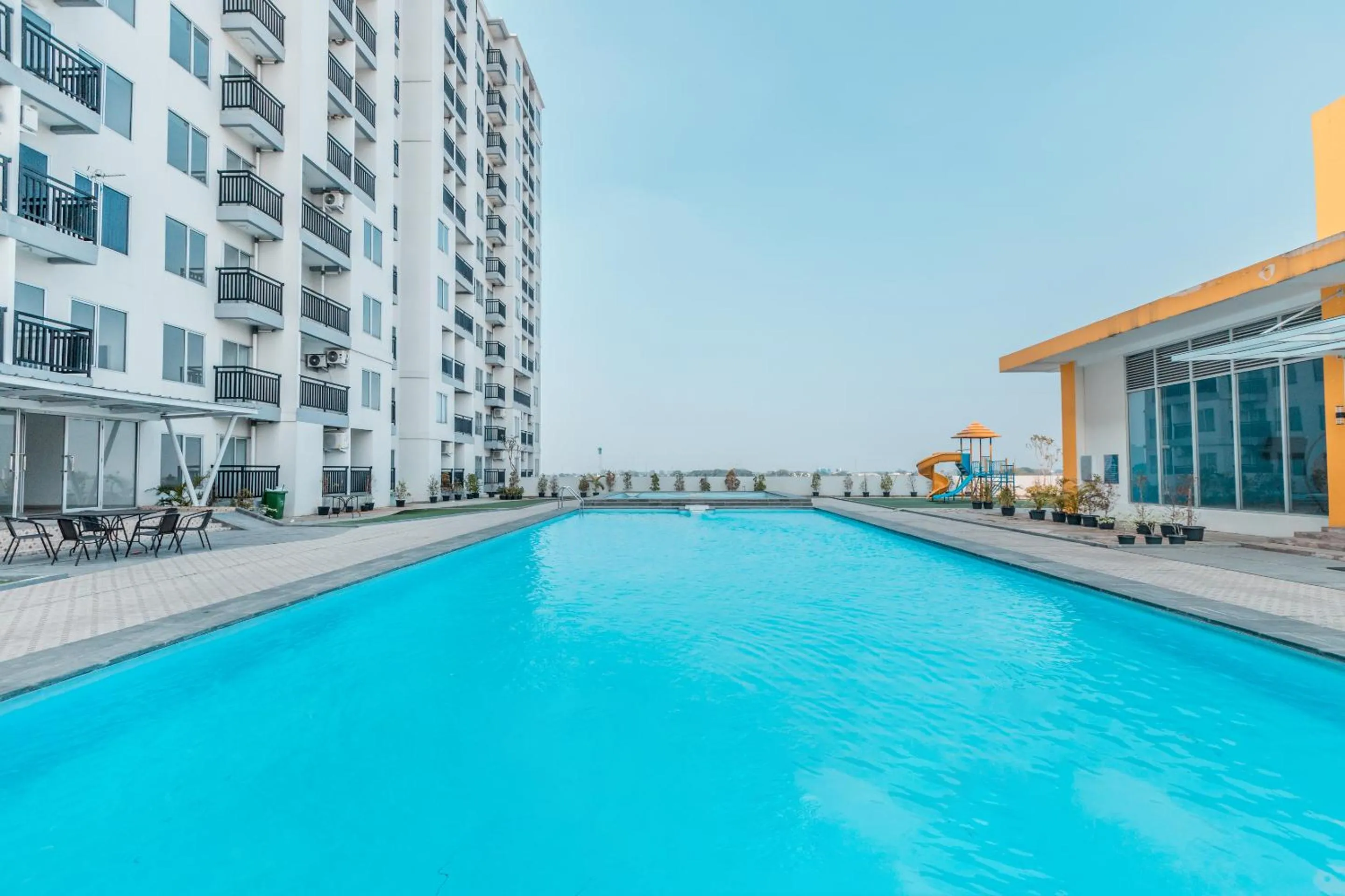 Swimming Pool in OYO Flagship 766 Prima Orchard