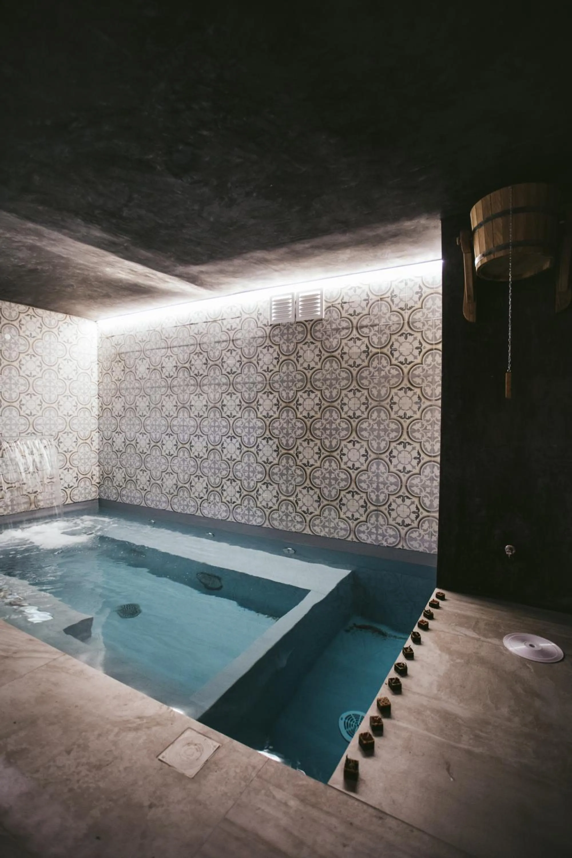 Swimming pool in Castello Prime Suites