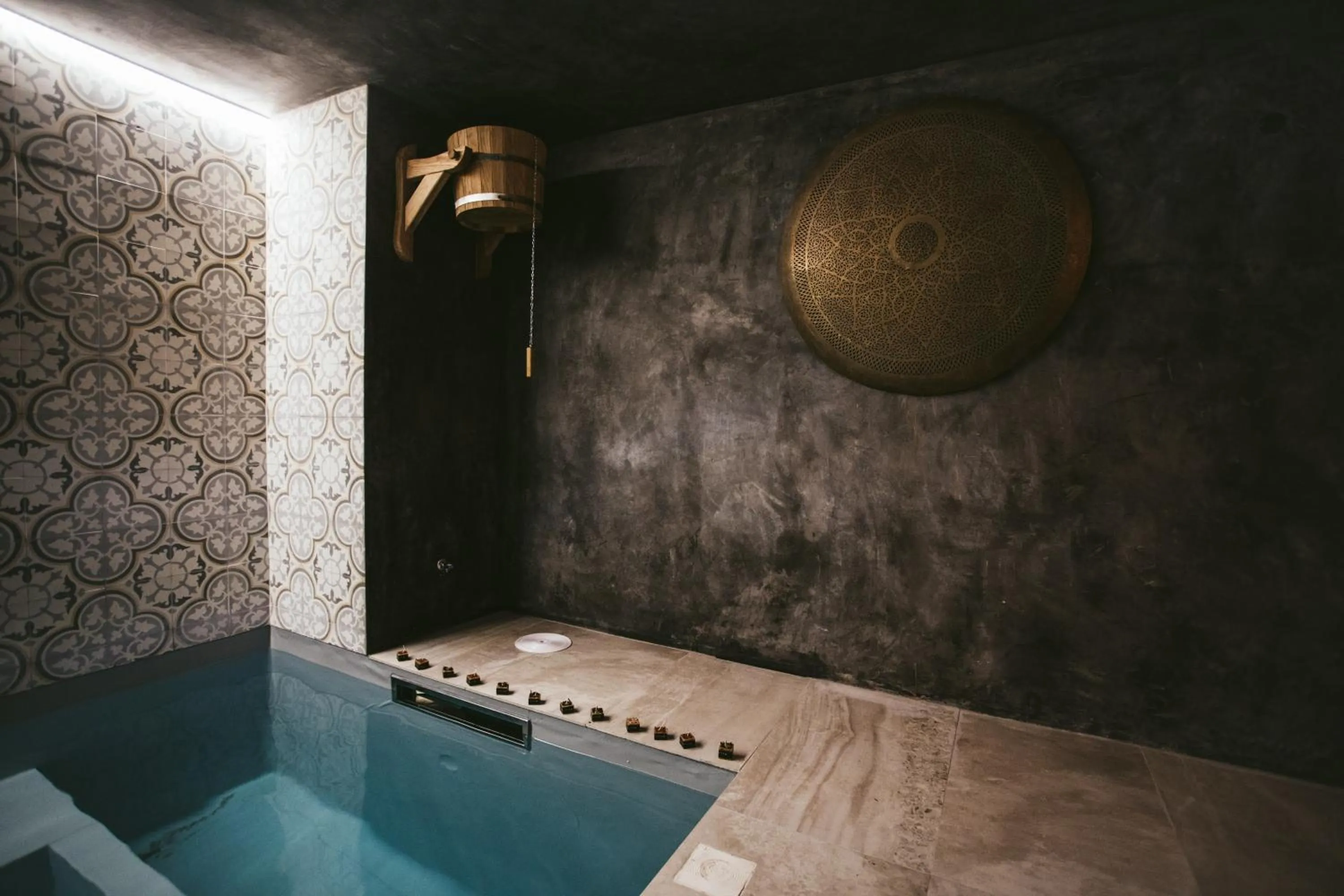 Swimming pool in Castello Prime Suites