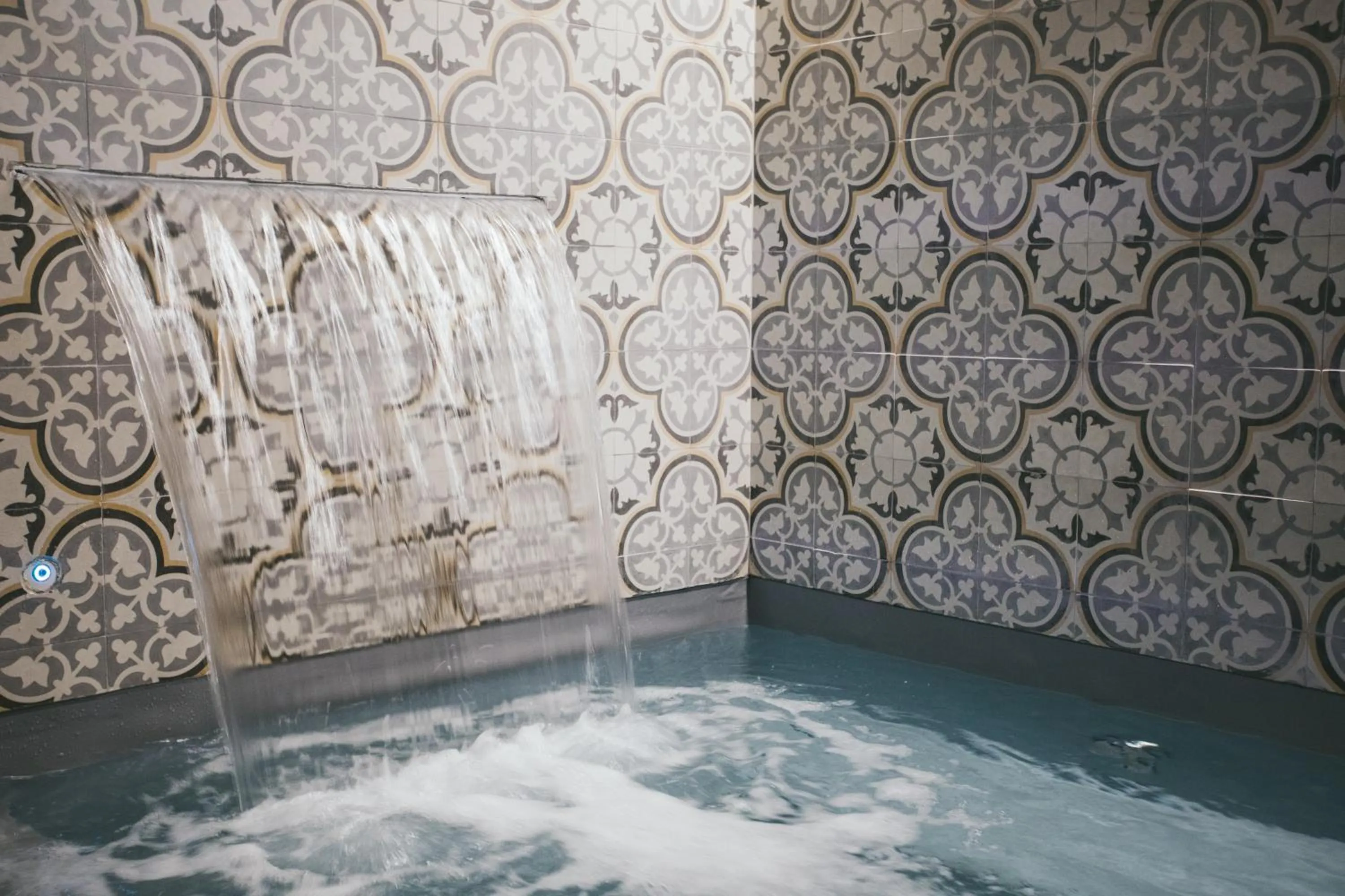 Swimming pool in Castello Prime Suites