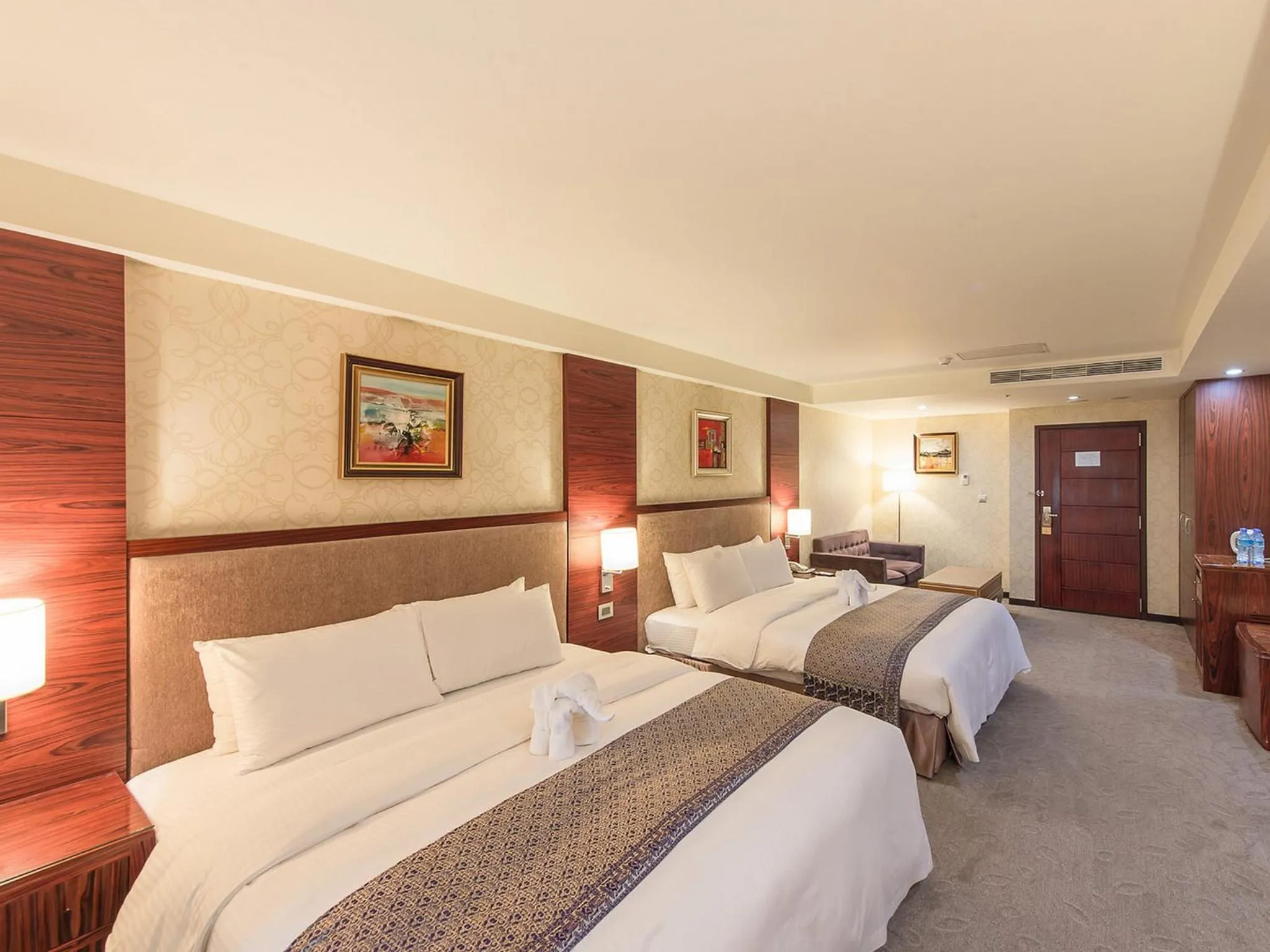 Photo of the whole room, Bed in Arsma Hotel