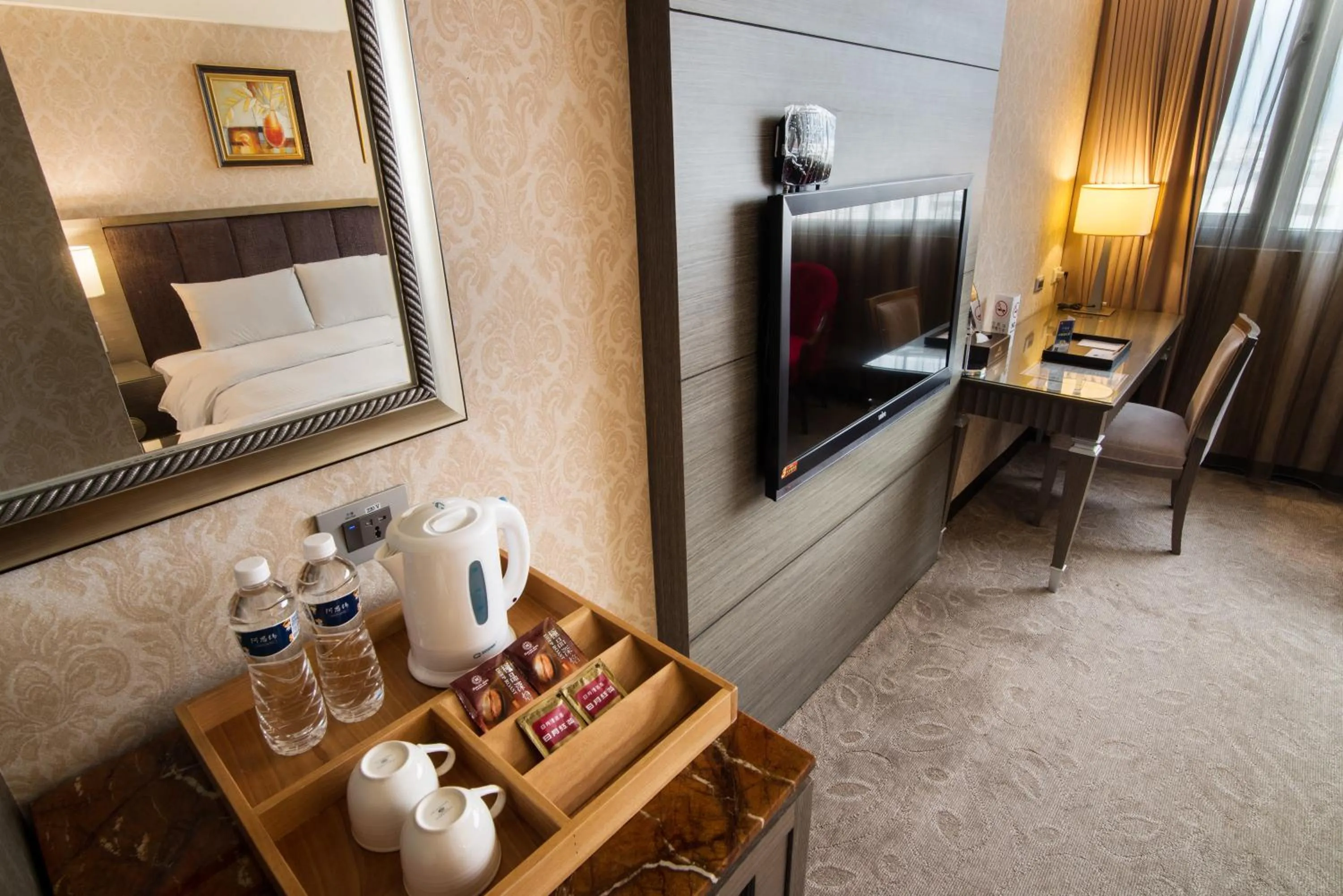 Coffee/tea facilities, Bed in Arsma Hotel