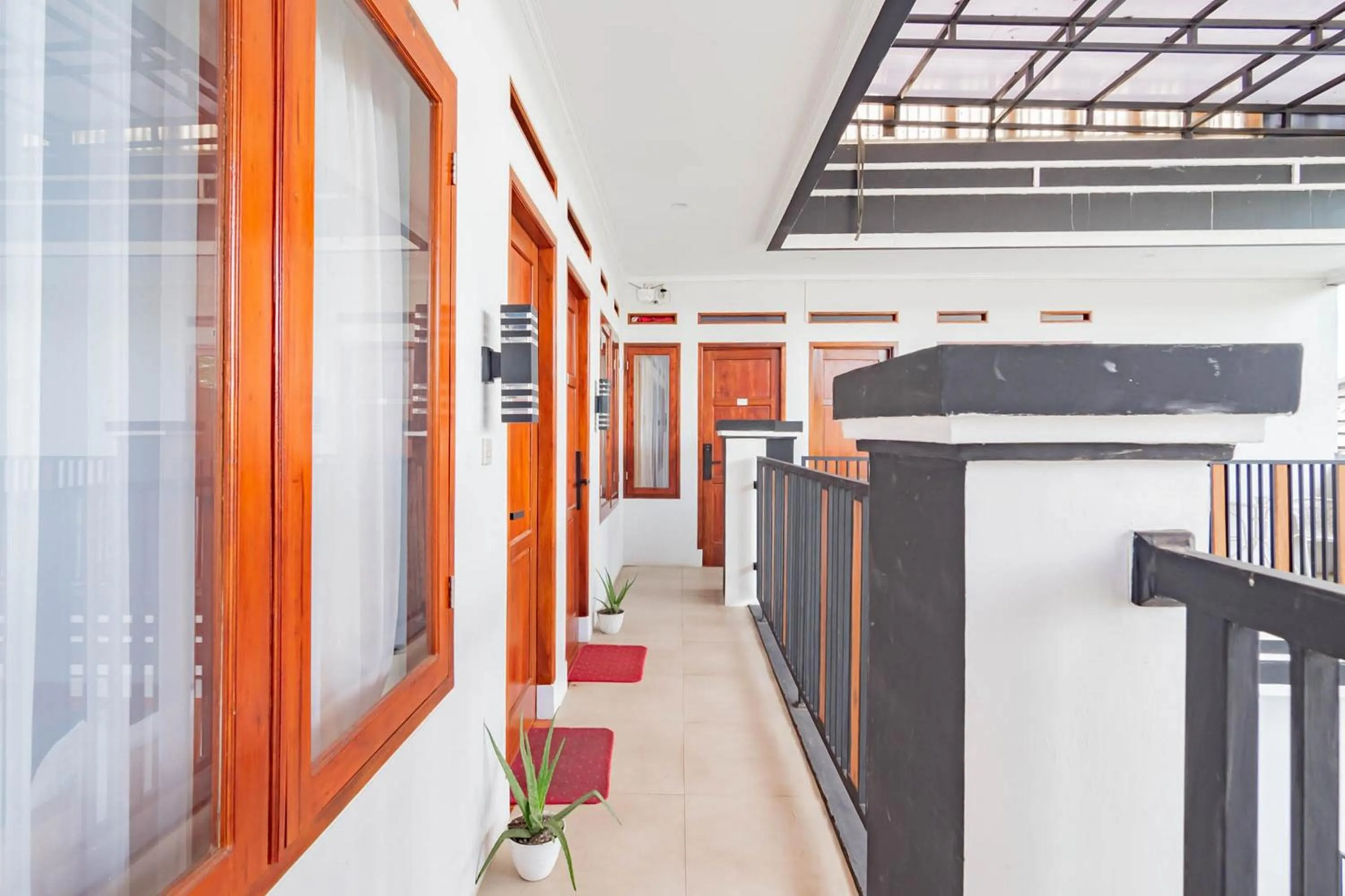 Balcony/Terrace in Urbanview Hotel One Family Maribaya by RedDoorz