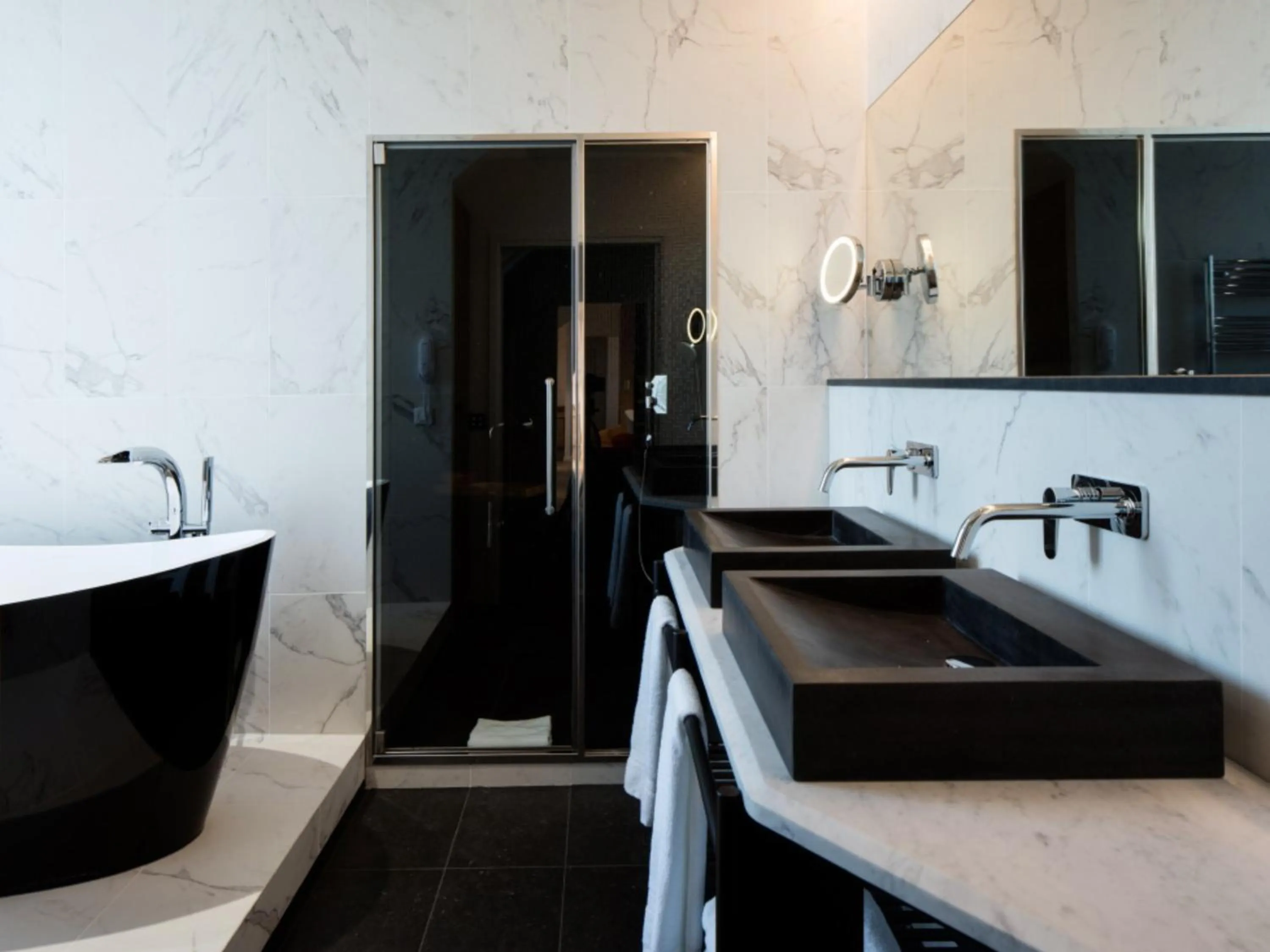 Bathroom in Grand Hôtel La Cloche Dijon - MGallery Collection