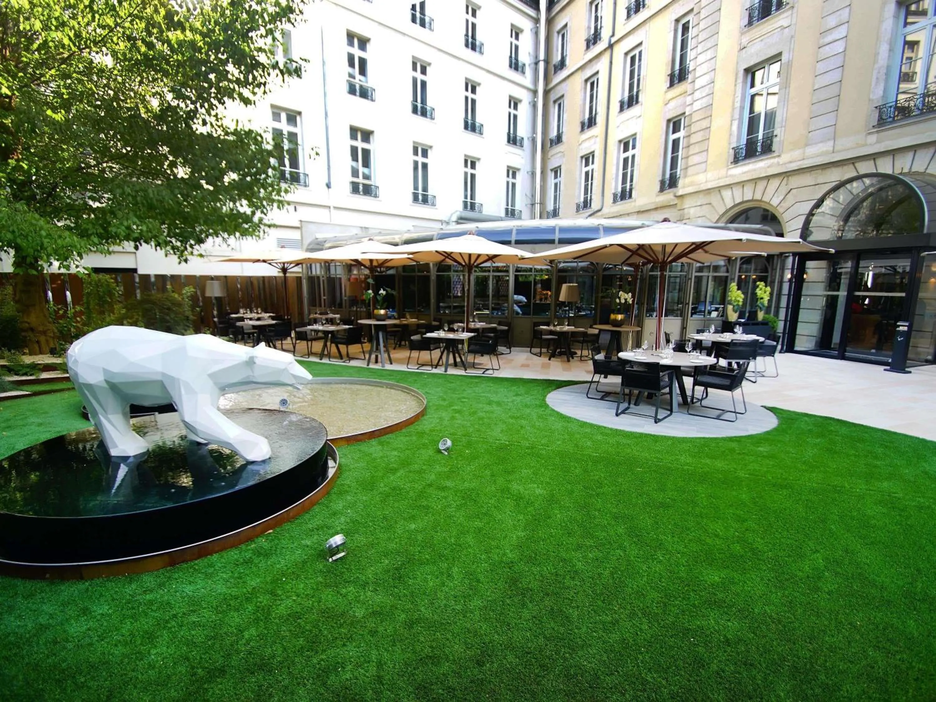 Restaurant/places to eat in Grand Hôtel La Cloche Dijon - MGallery Collection