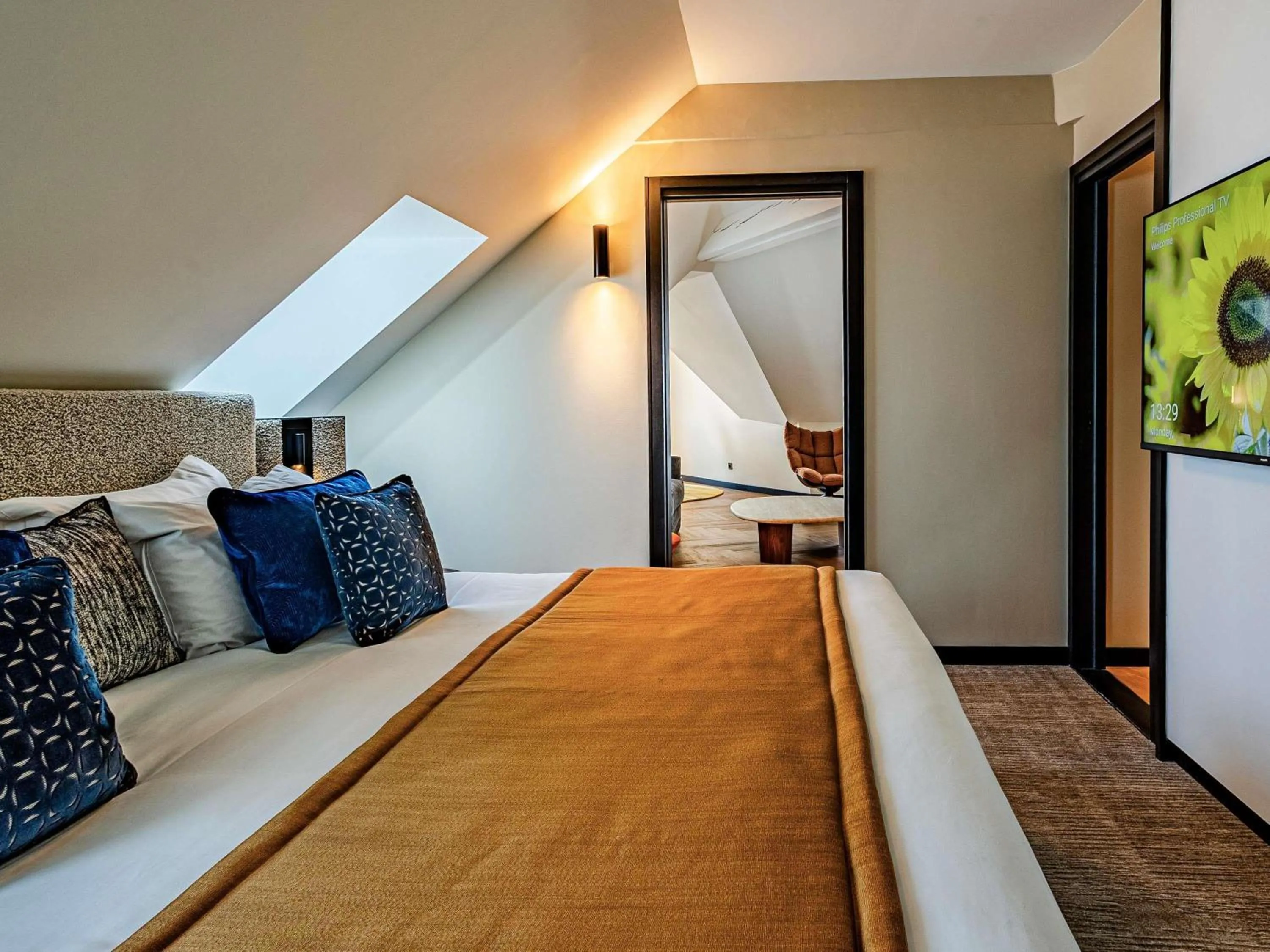 Bedroom, Bed in Grand Hôtel La Cloche Dijon - MGallery Collection